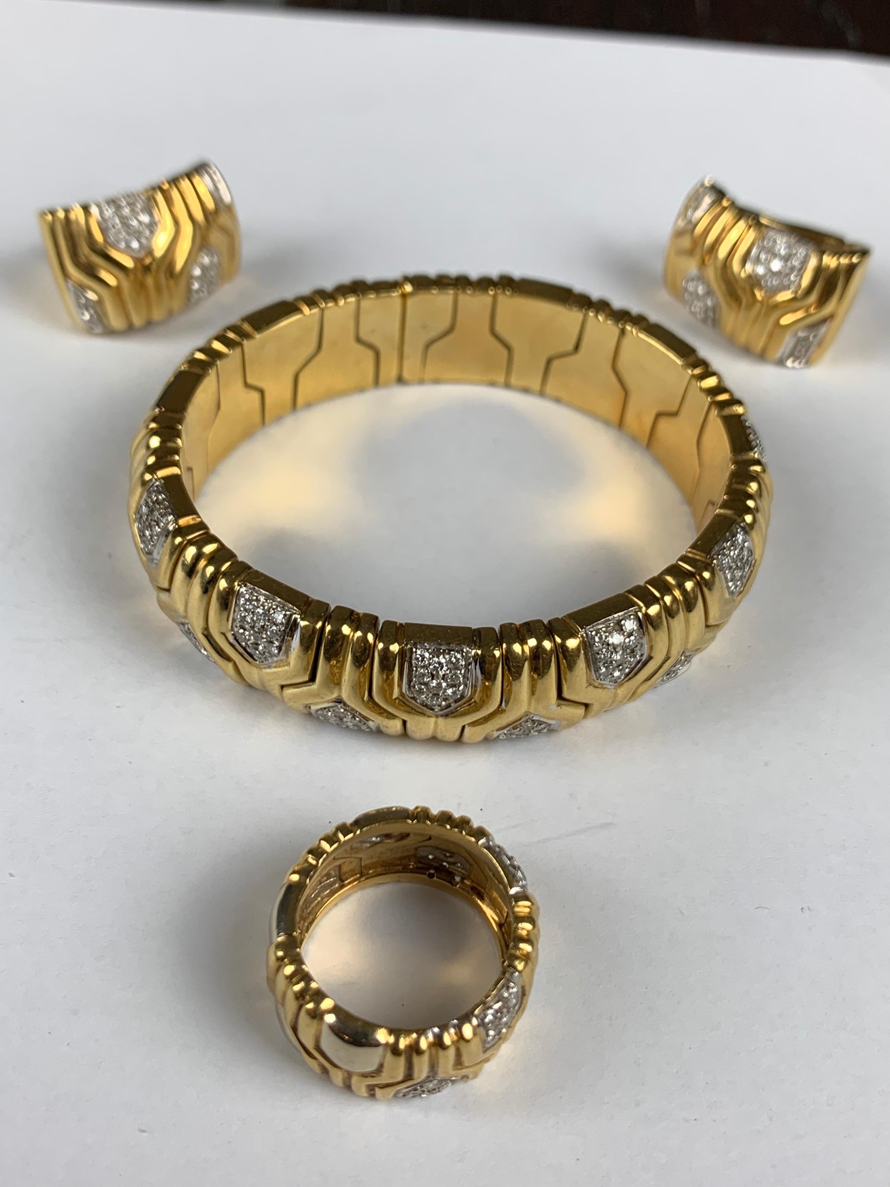 1980`s  18 Carat Yellow Gold And White Diamonds 5.5 Carat G-VS1 Earrings, Necklace, Bracelet. 