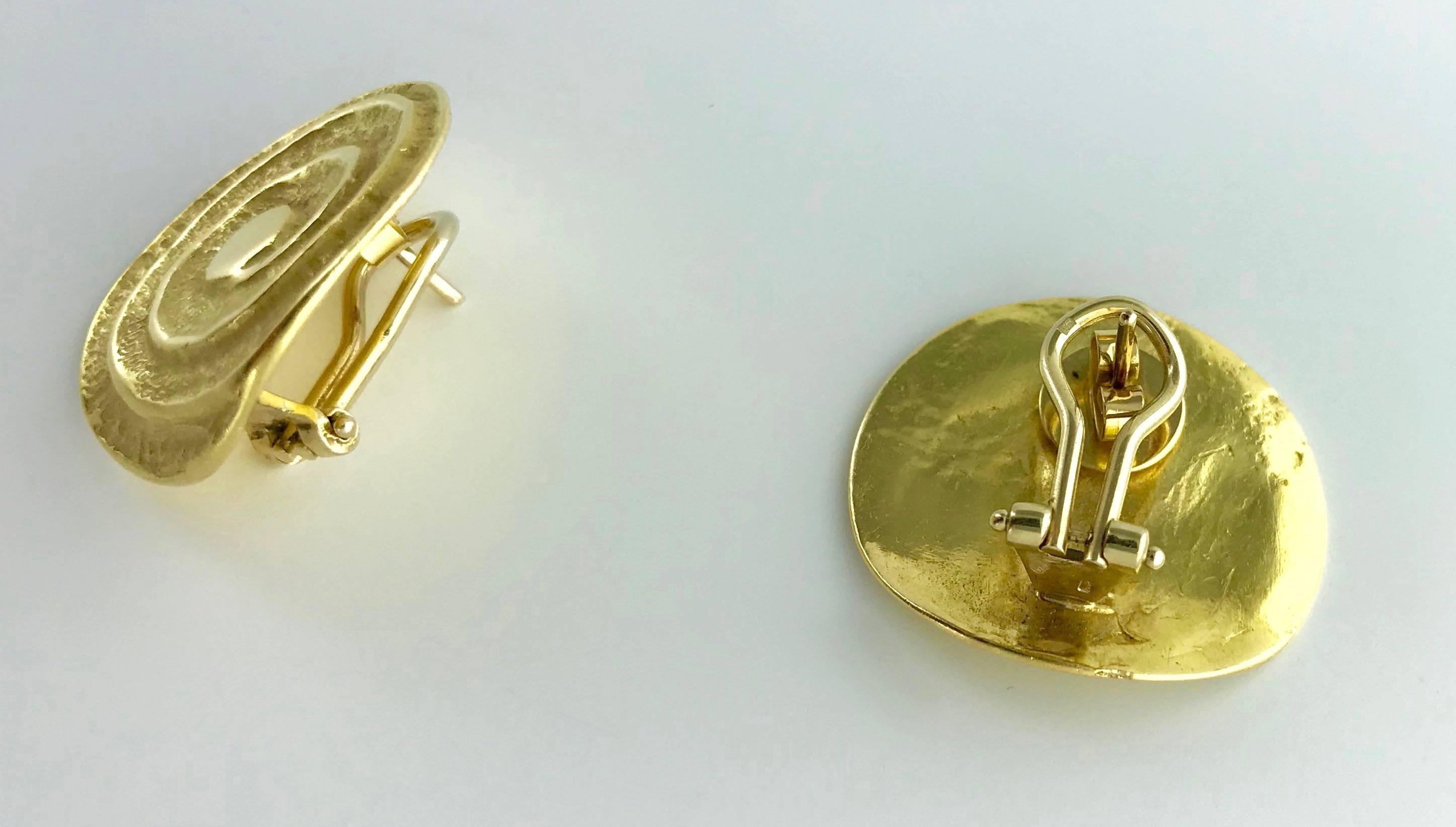 Néo-étrusque Boucles d'oreilles en or jaune des années 1980 en vente
