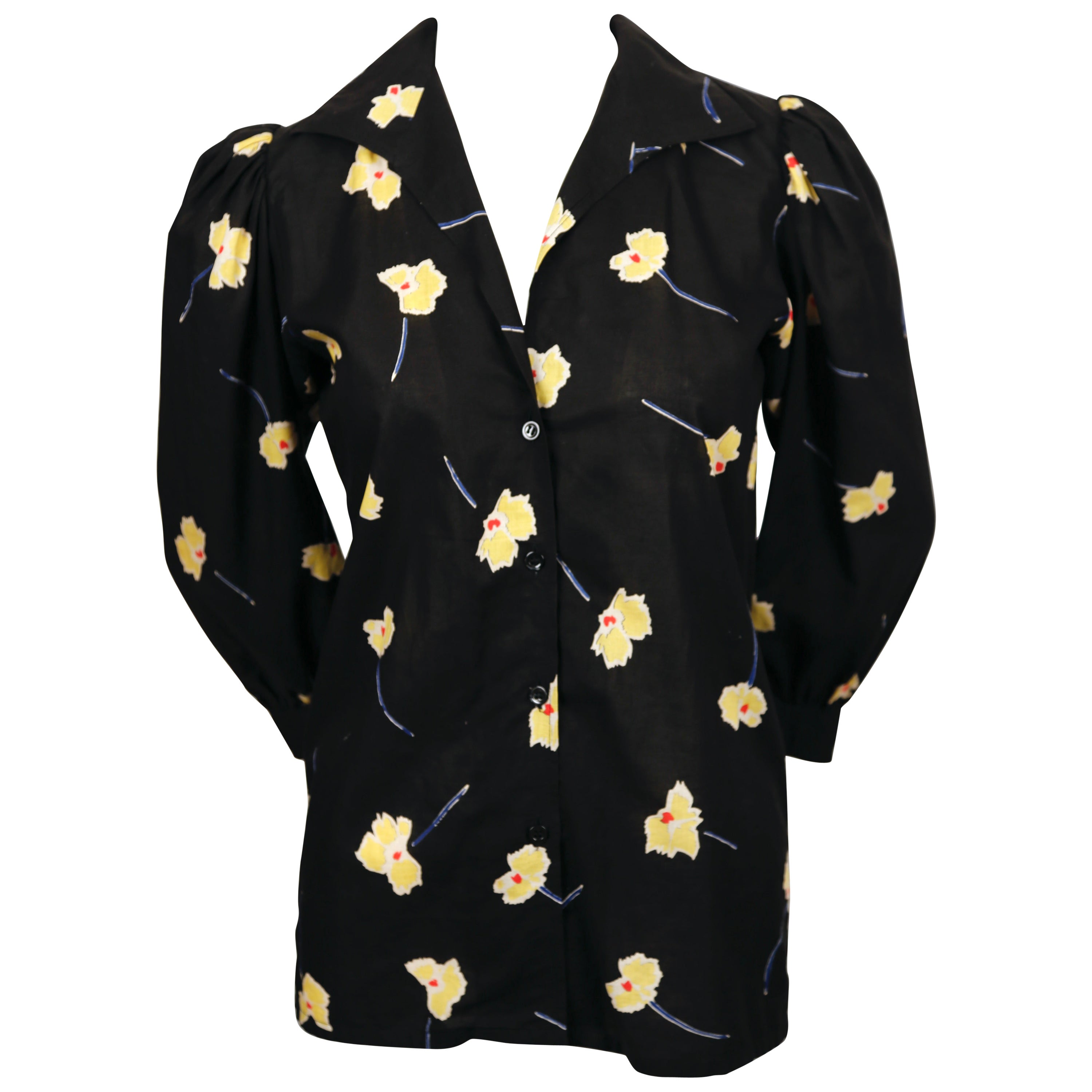 YVES SAINT LAURENT Chemisier en coton noir avec imprimé coquelicot, années 1980
