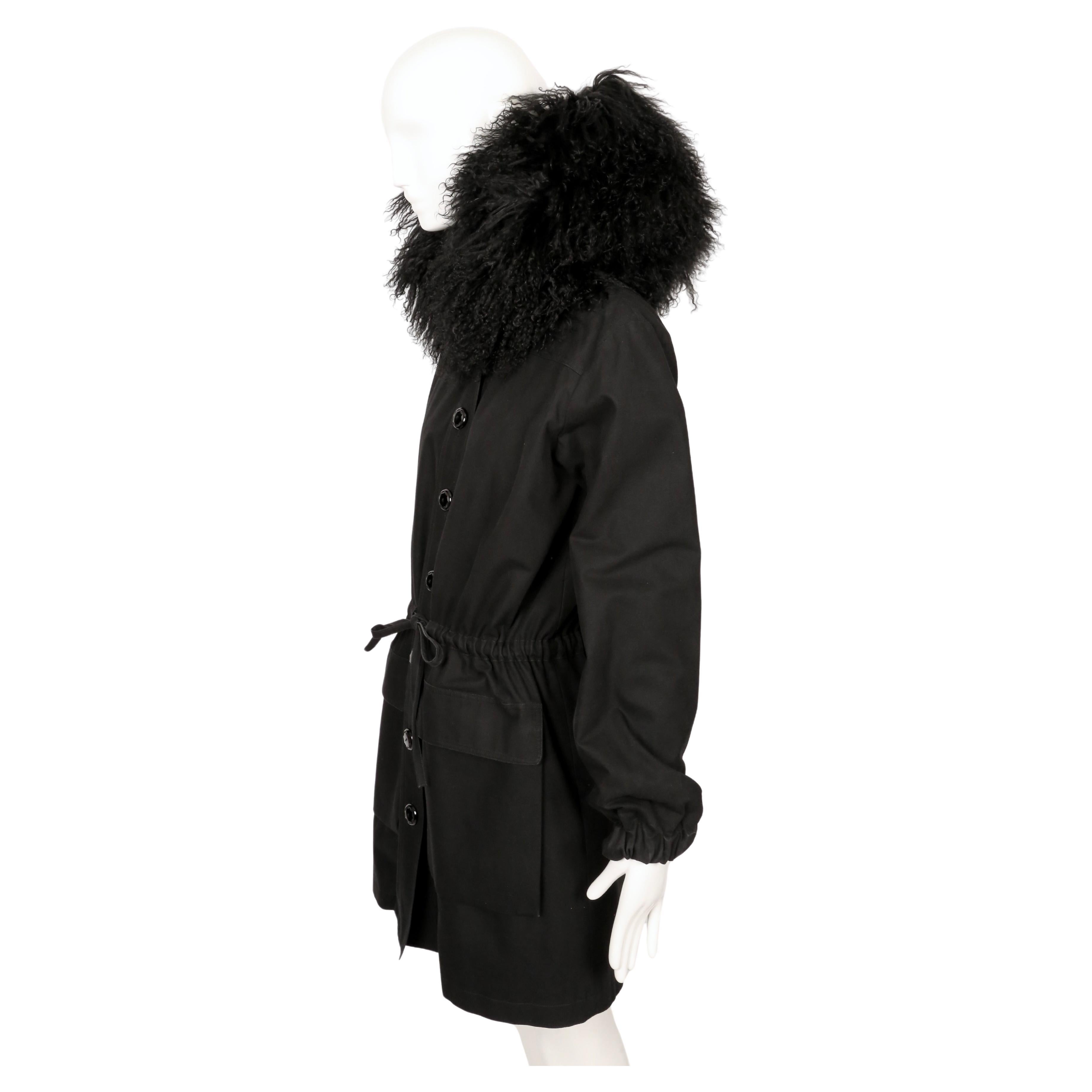 1980's YVES SAINT LAURENT black cotton parka with oversized curly lamb hood en venta 5