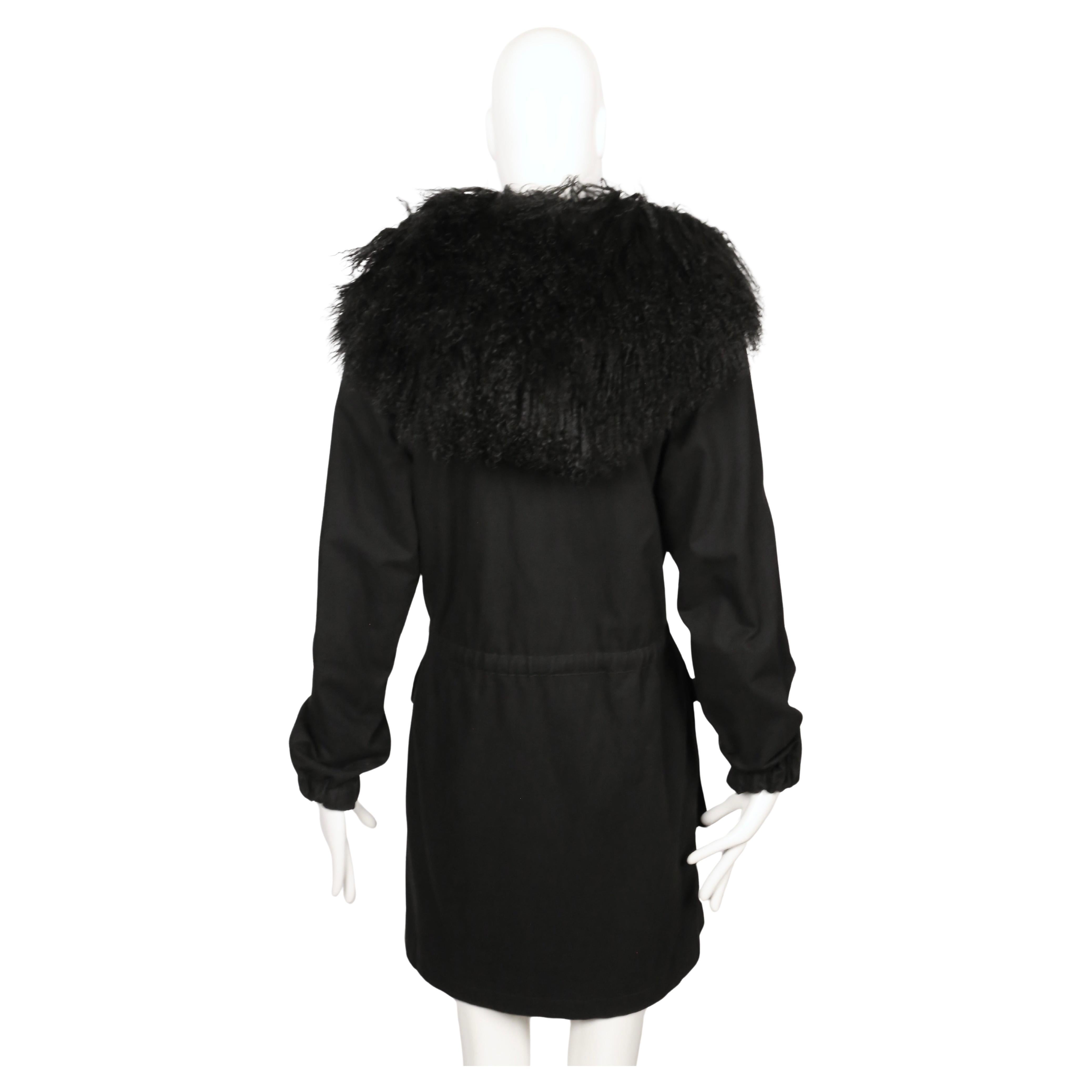 1980's YVES SAINT LAURENT black cotton parka with oversized curly lamb hood en venta 10