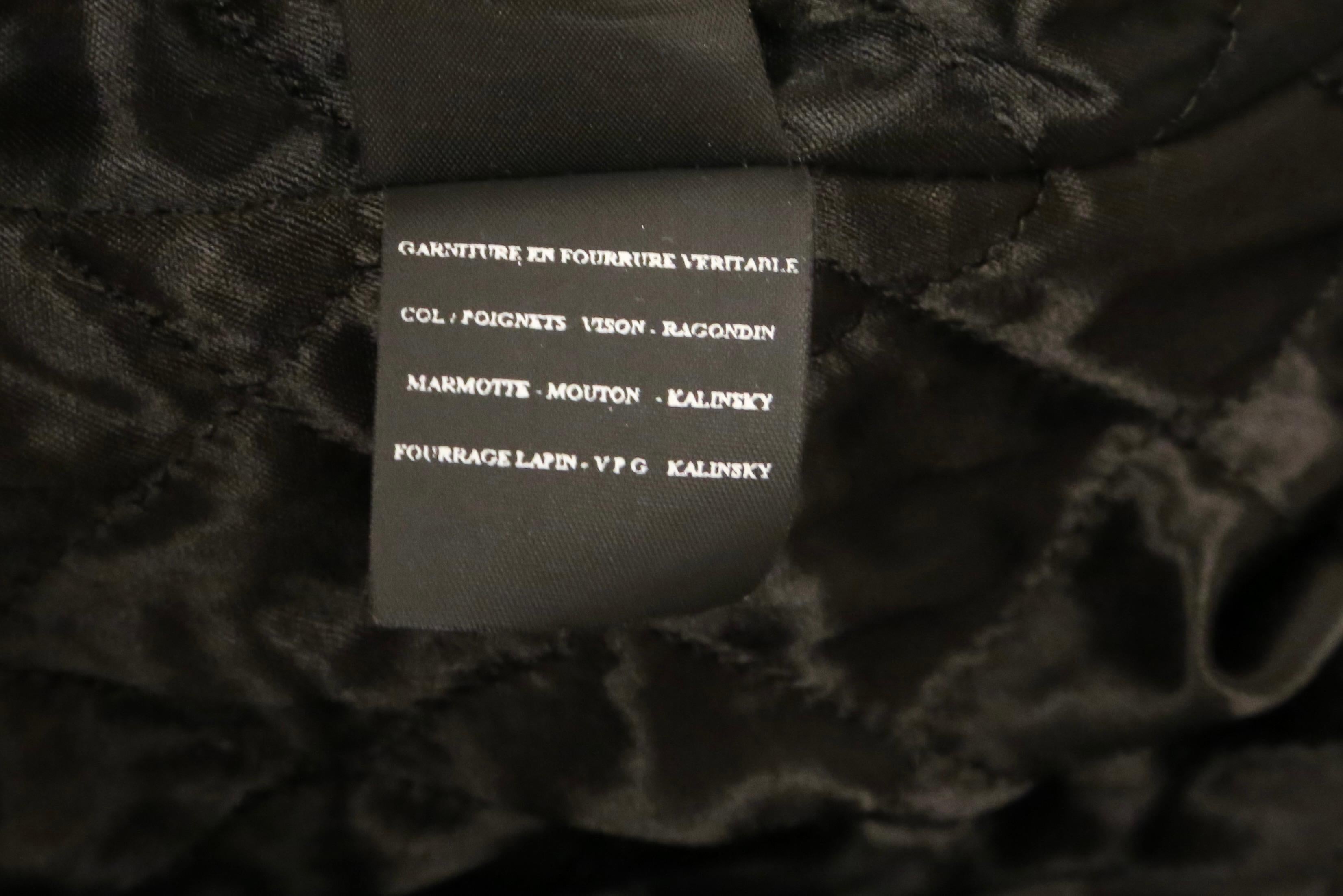 1980's YVES SAINT LAURENT black cotton parka with oversized curly lamb hood en venta 14