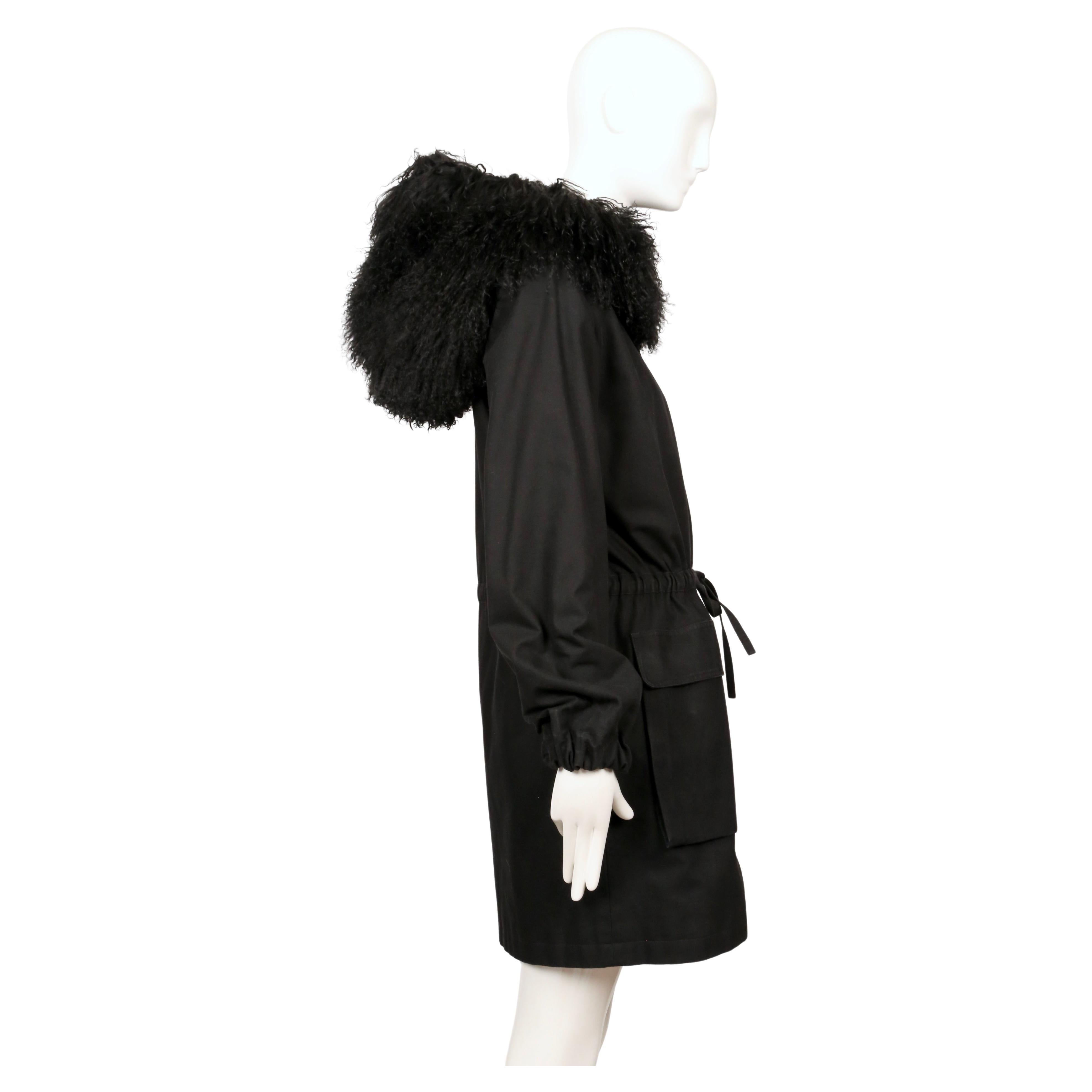 1980's YVES SAINT LAURENT black cotton parka with oversized curly lamb hood en venta 1