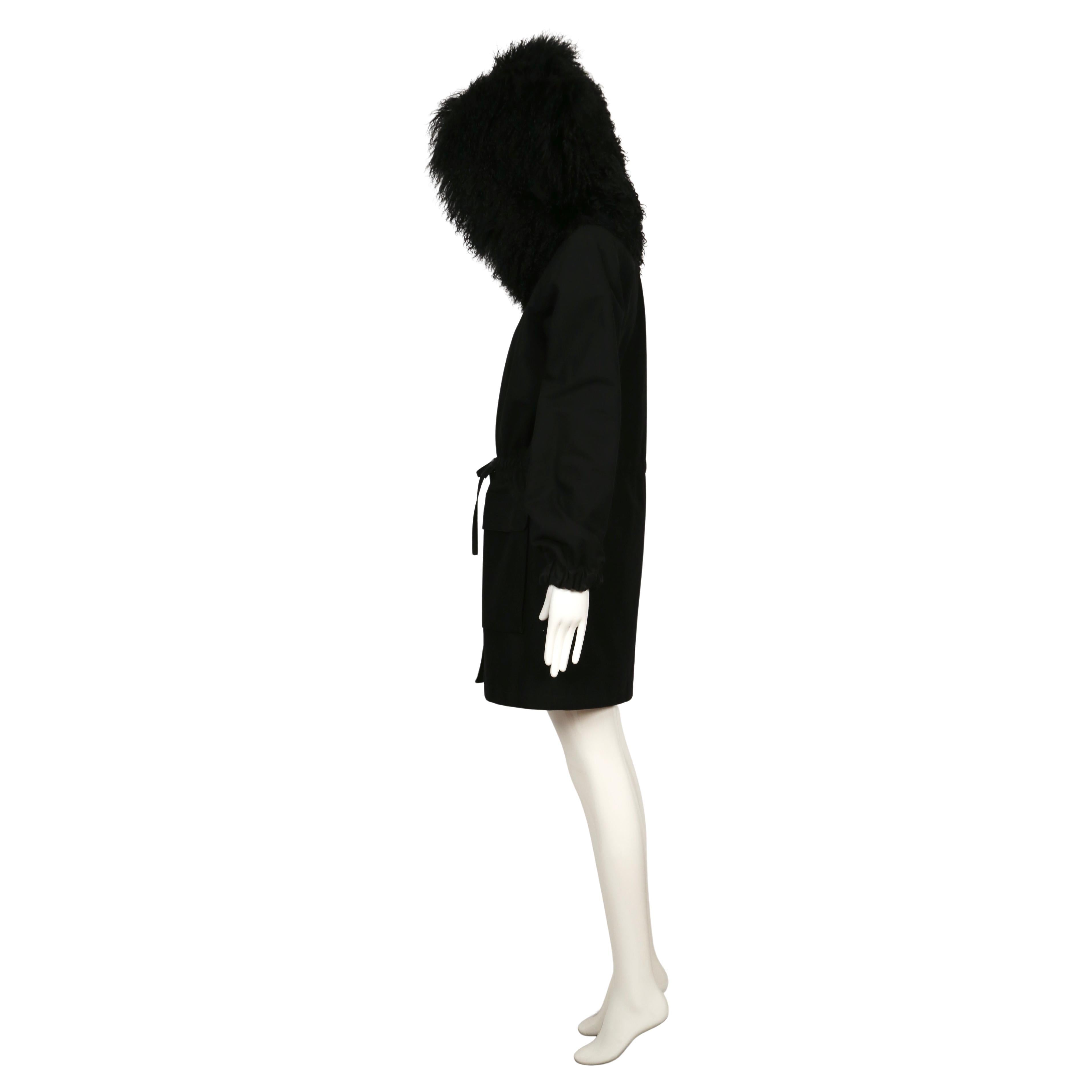 1980's YVES SAINT LAURENT black cotton parka with oversized curly lamb hood en venta 3