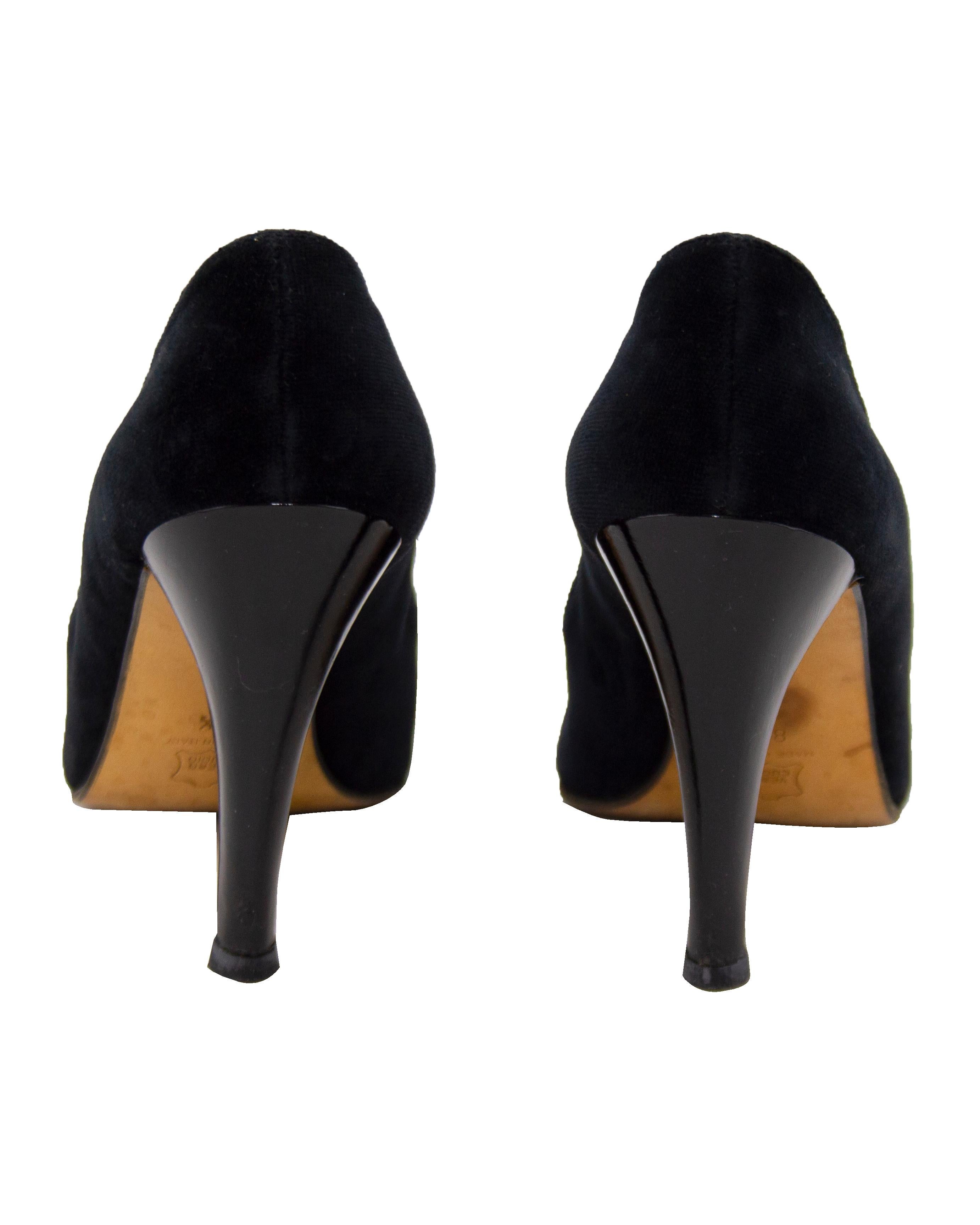 1980s Yves Saint Laurent Black Velvet Pumps with Leather Bow In Good Condition For Sale In Toronto, Ontario