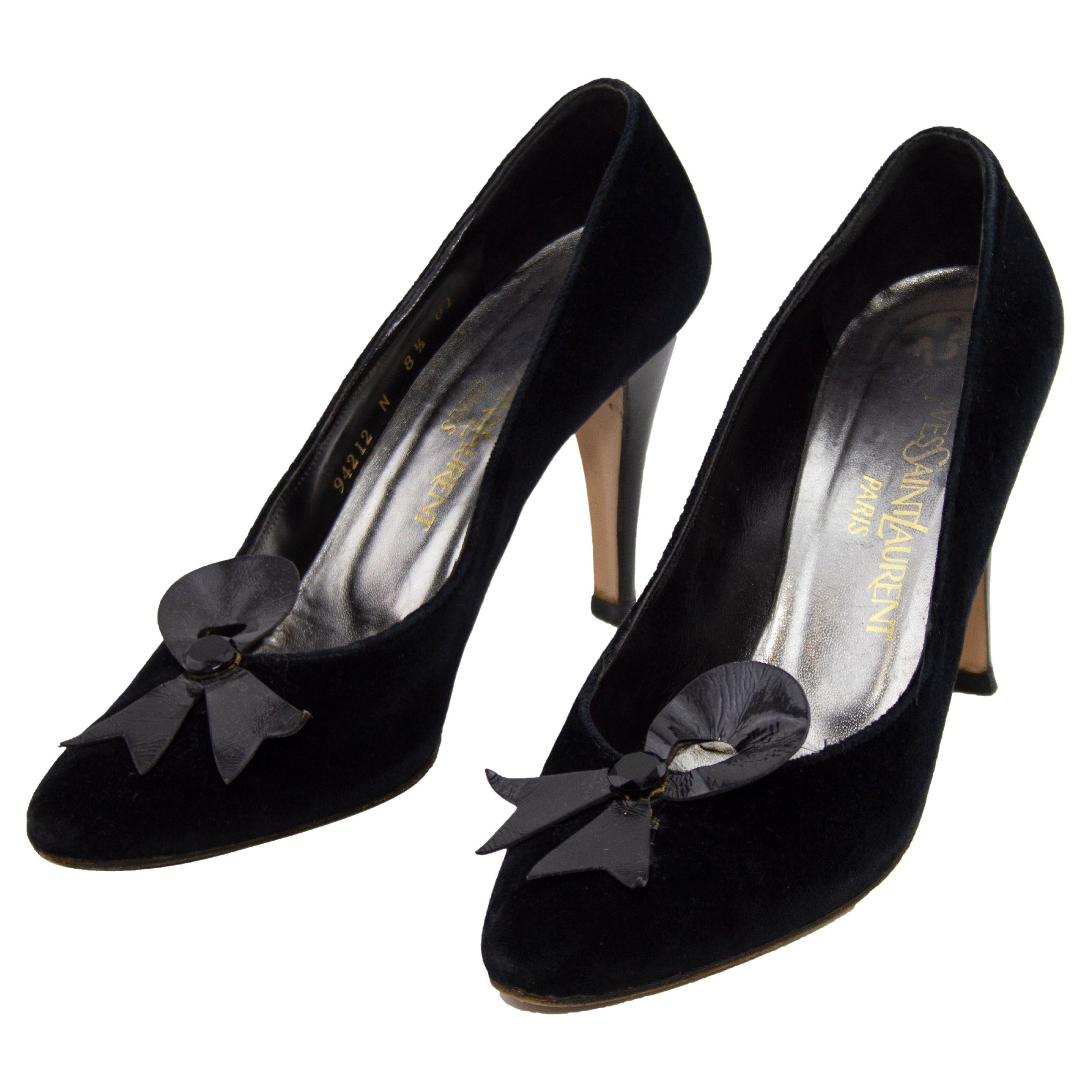 Chanel Shoes Beige and Black 37.5 Pumps with Bows Black Heels With Box at  1stDibs