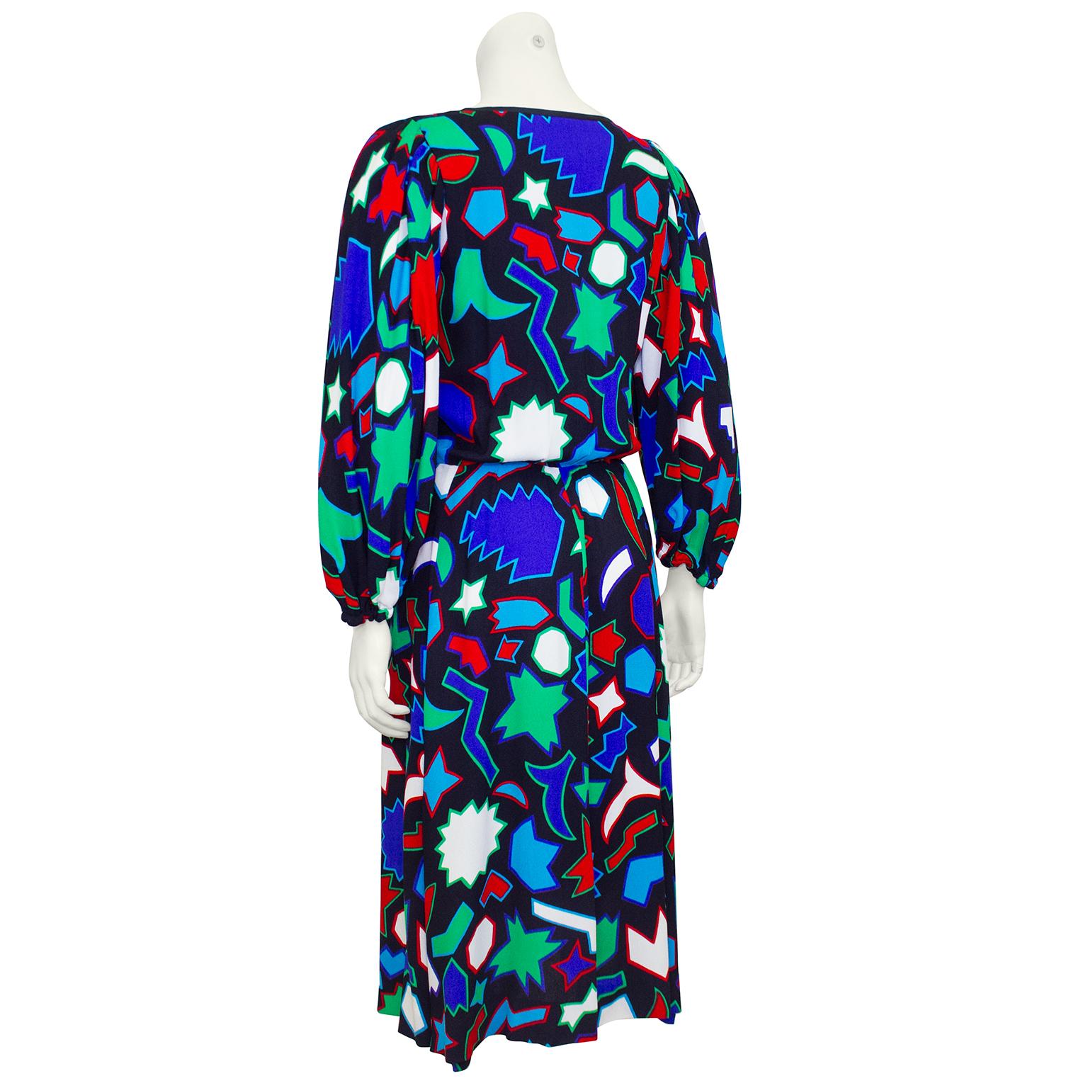 Violet Robe à imprimé géométrique Yves Saint Laurent, 1982 en vente