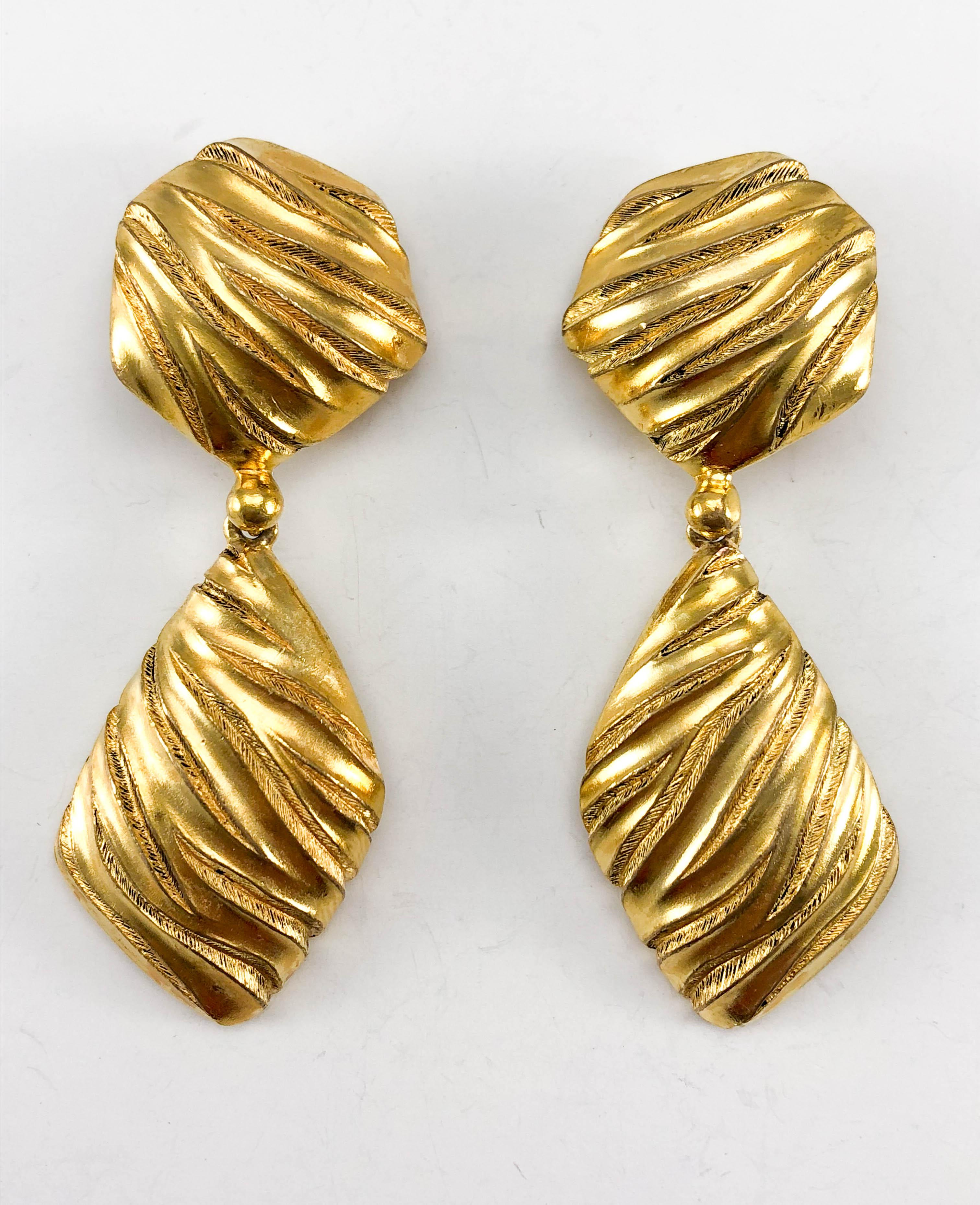 1980's Yves Saint Laurent Gold-Plated Ribbed Dangling Earrings For Sale 2