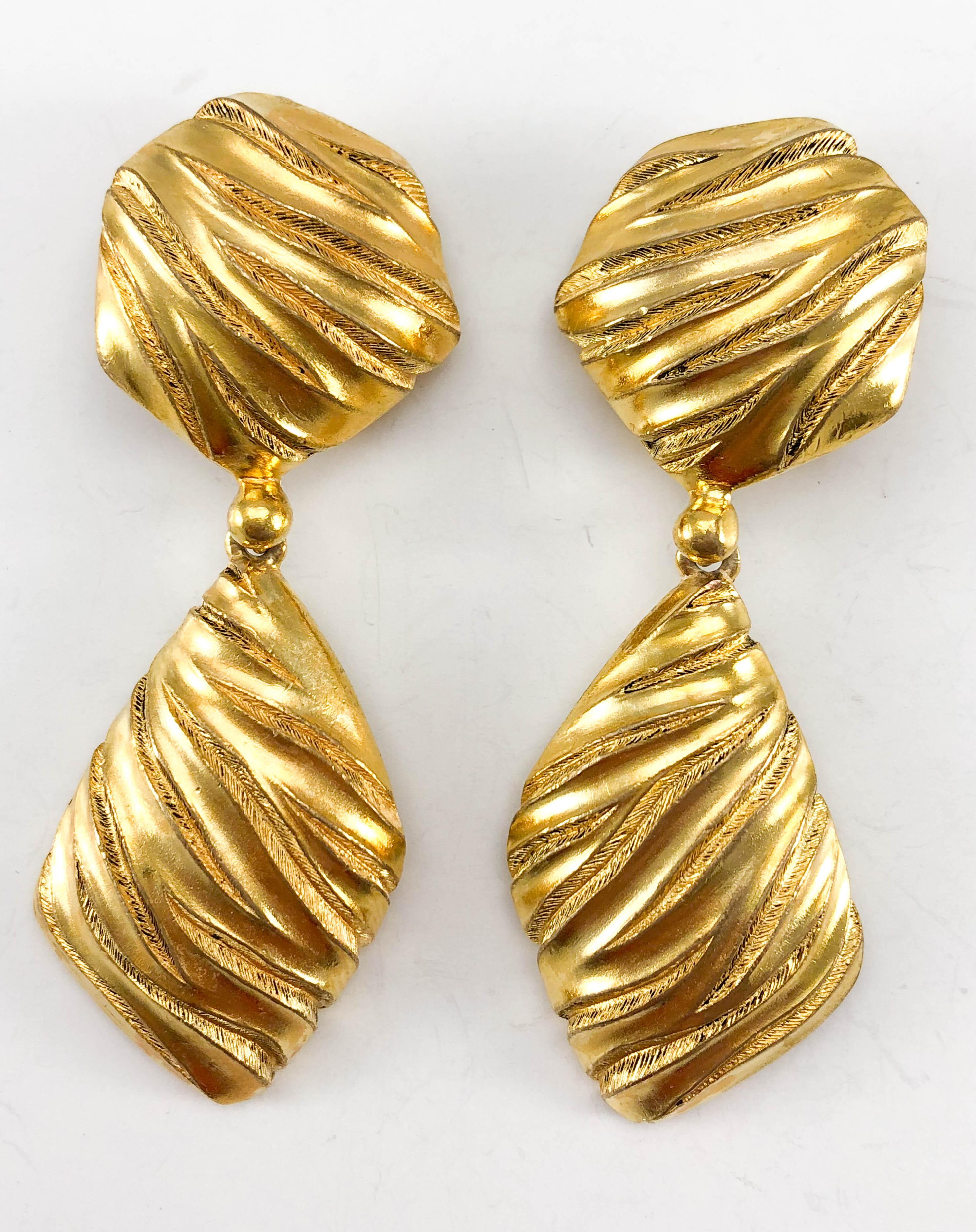 1980's Yves Saint Laurent Gold-Plated Ribbed Dangling Earrings For Sale 3
