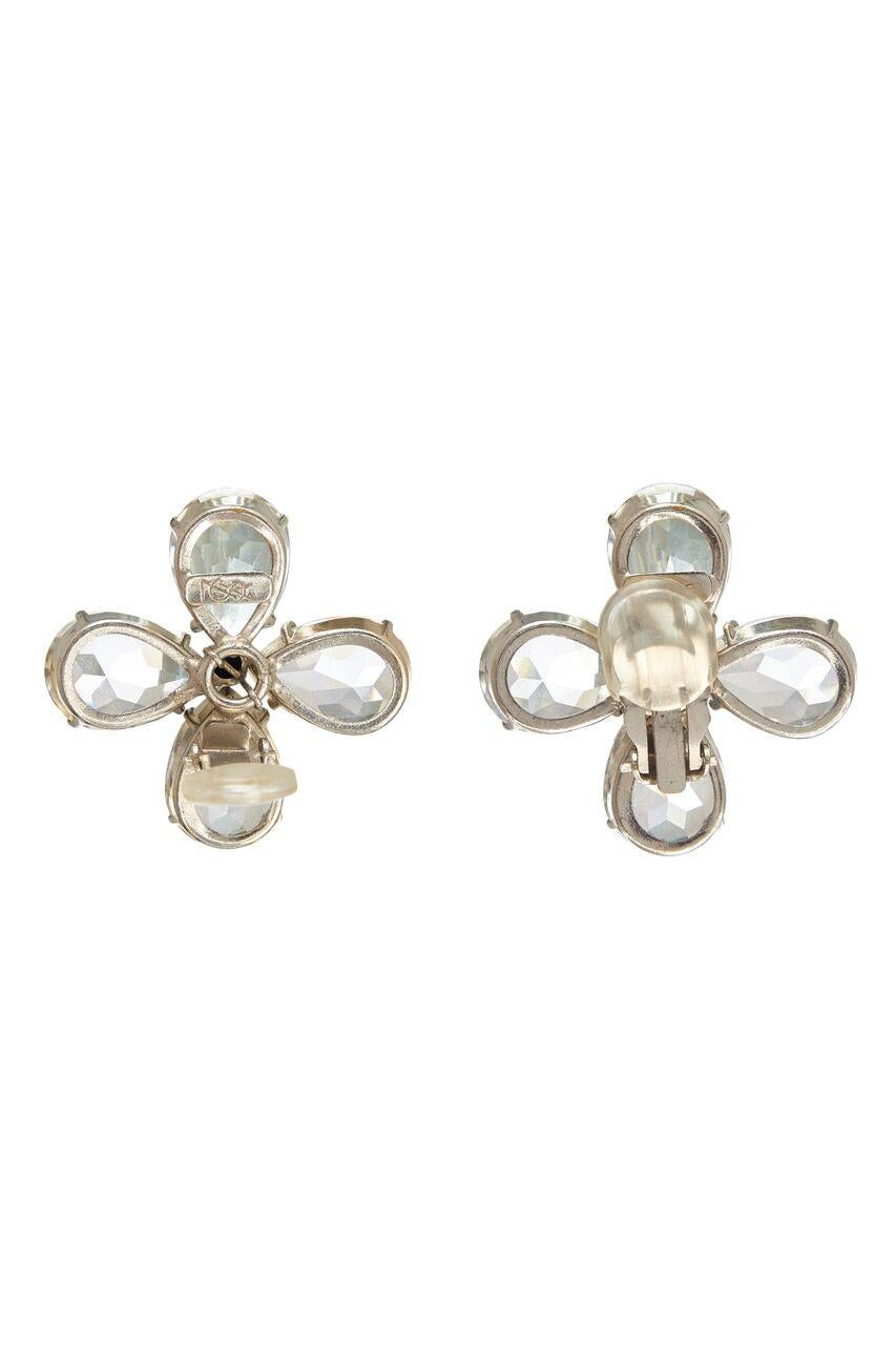 These wonderful 1980s Yves Saint Laurent crystal flower earrings are in excellent vintage condition and have a contemporary feel. Both pieces measure 1.7