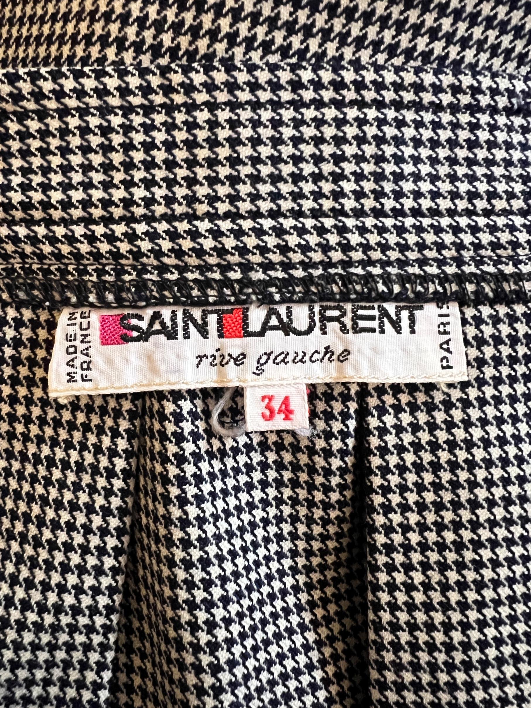 1980s Yves Saint Laurent Navy Houndstooth Mini-Skirt For Sale 1