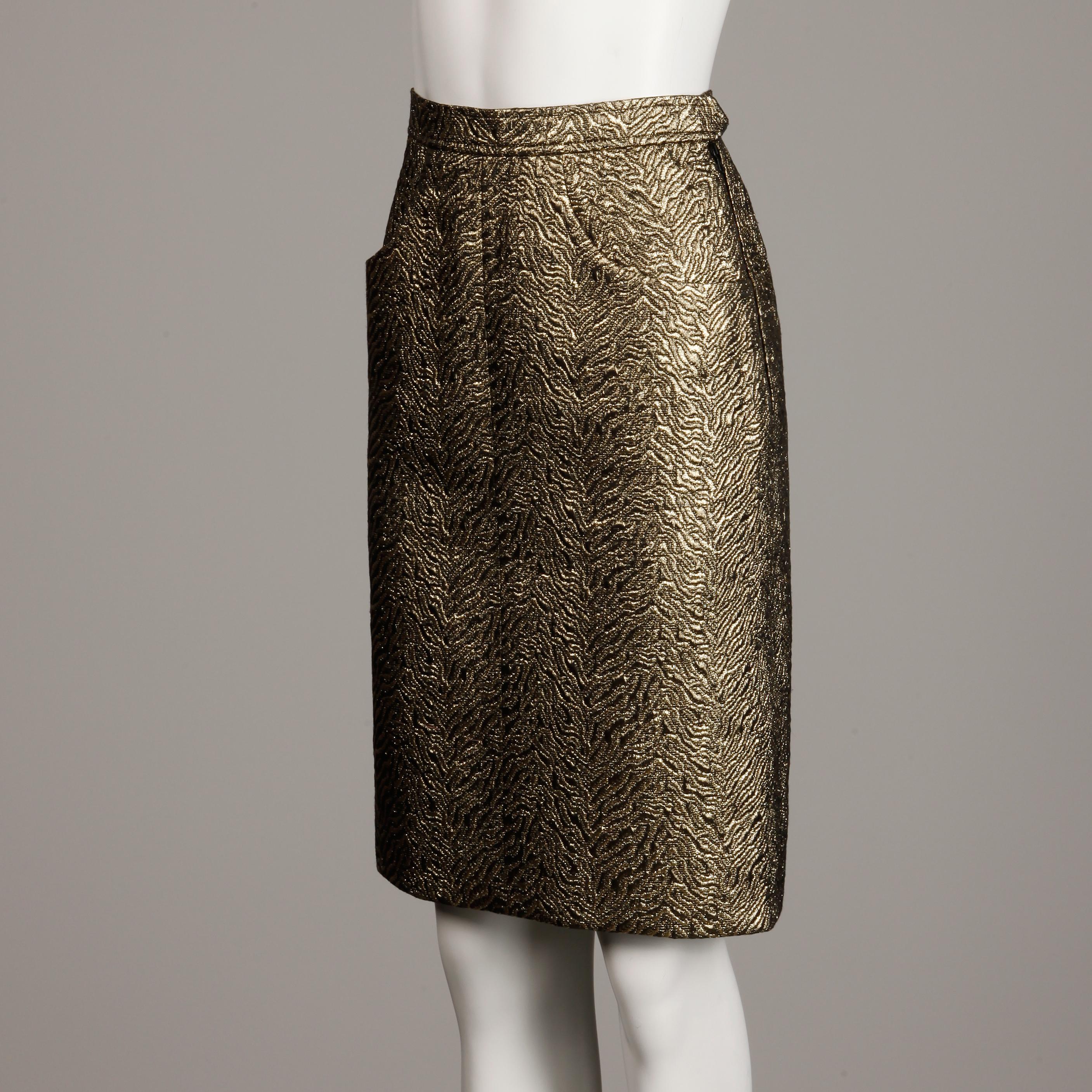 1980s Yves Saint Laurent Rive Gauche Vintage Gesteppter Metallic Gold Bleistiftrock (Braun) im Angebot