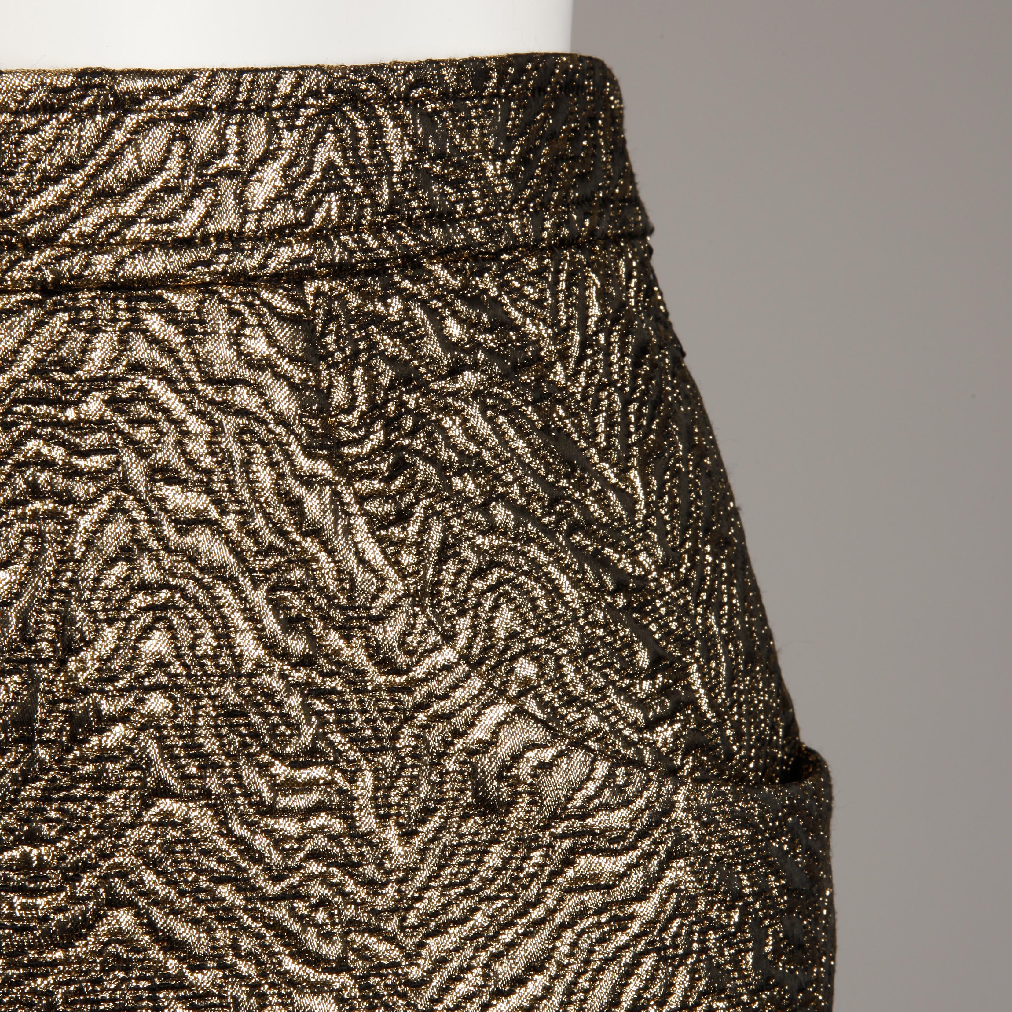 1980s Yves Saint Laurent Rive Gauche Vintage Gesteppter Metallic Gold Bleistiftrock im Zustand „Hervorragend“ im Angebot in Sparks, NV