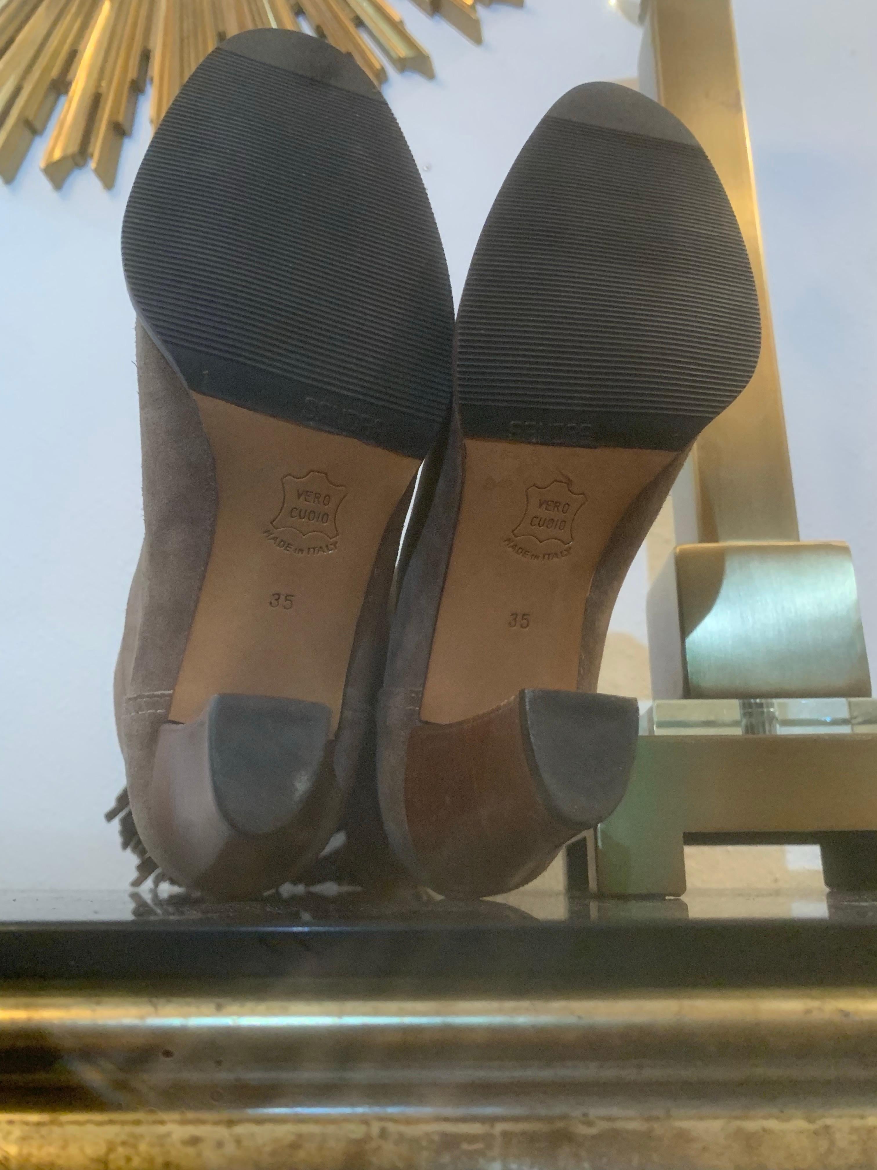 Yves Saint Laurent anni '80, stivali a metà polpaccio con frange in pelle scamosciata con tacco a spillo in vendita 2