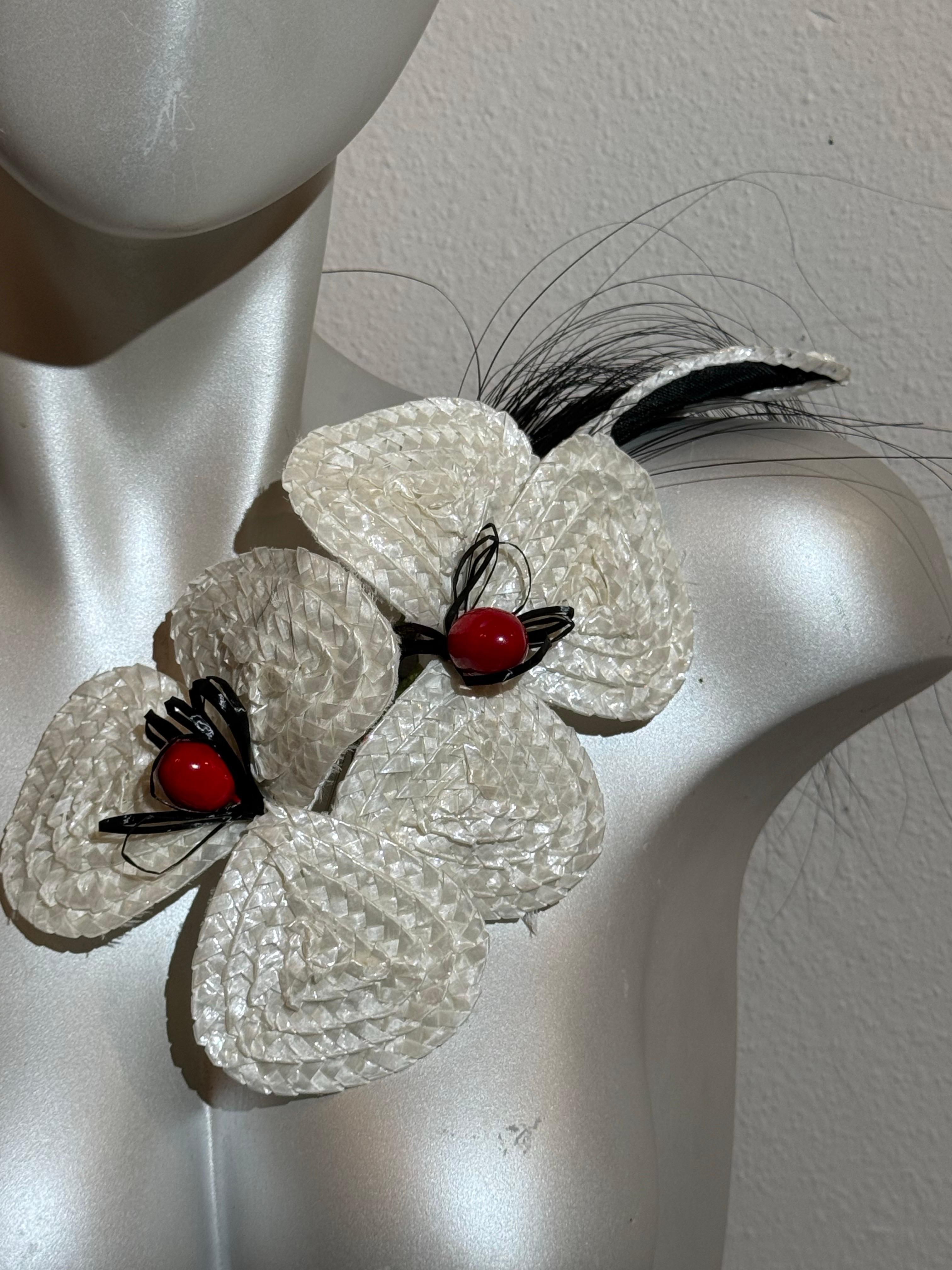1980S Yves Saint Laurent Broche corsé orquídea rafia blanca con pulverizador de plumas en venta 4