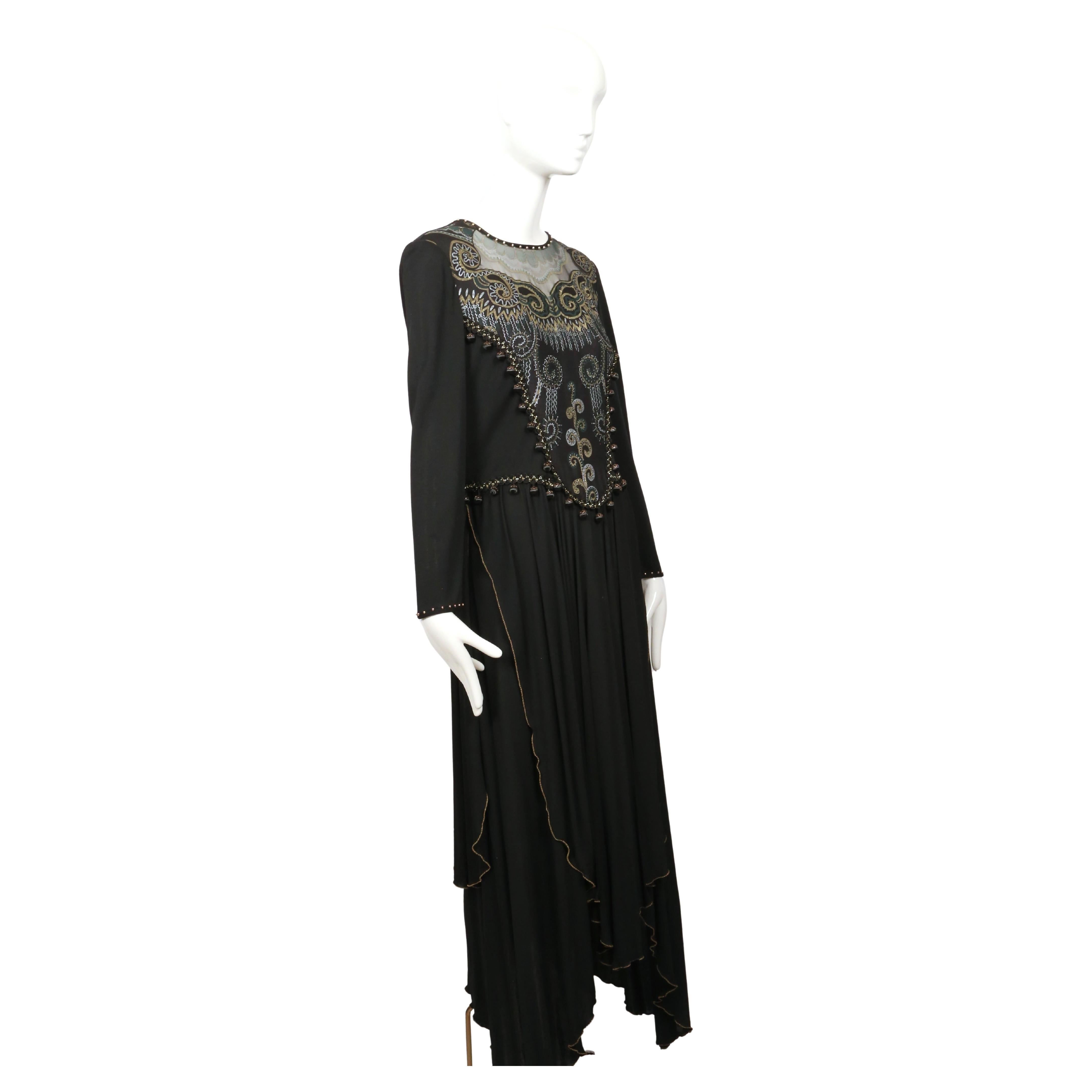 Noir Robe noire peinte à la main et perlée de ZANDRA RHODES des années 1980 en vente