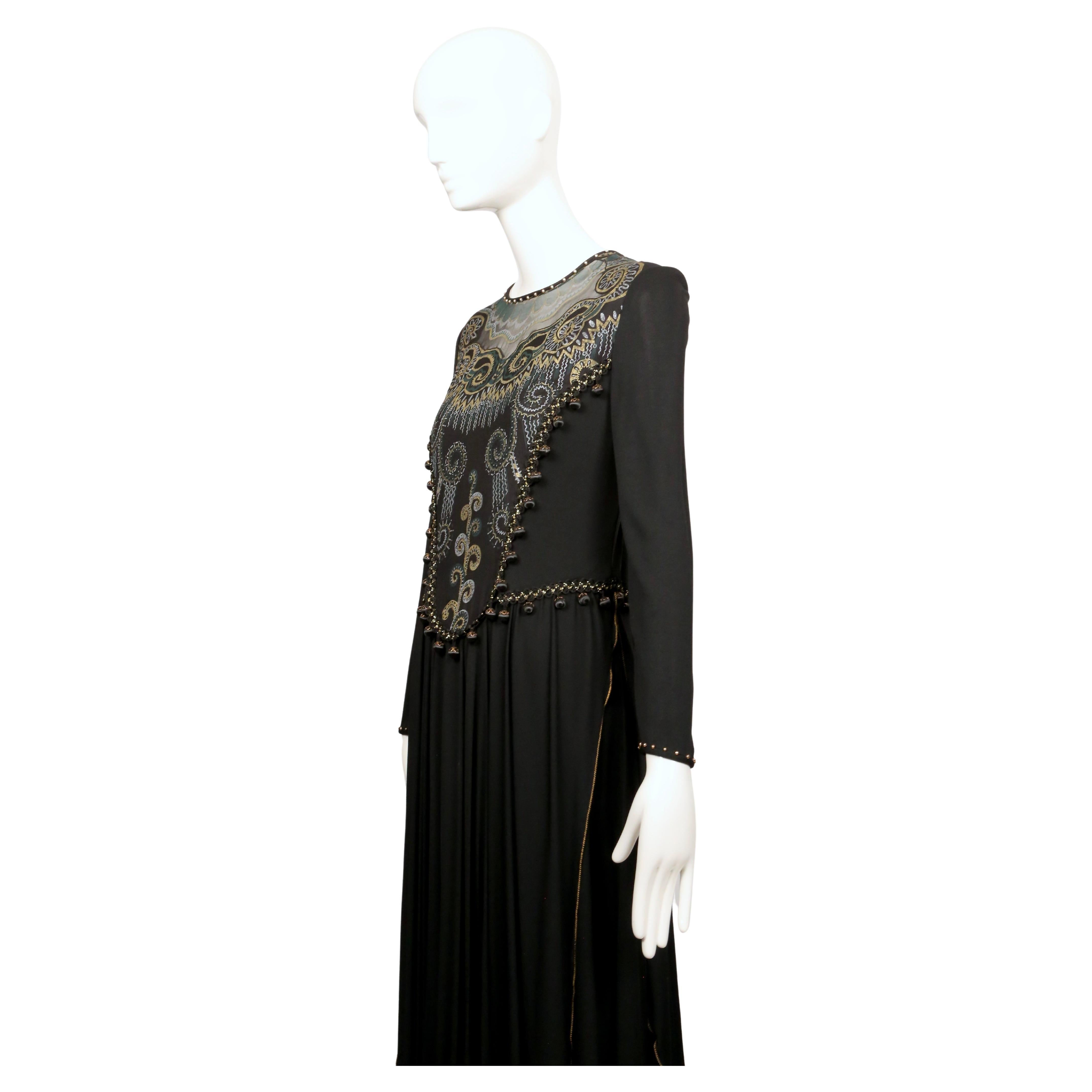 Robe noire peinte à la main et perlée de ZANDRA RHODES des années 1980 en vente 2