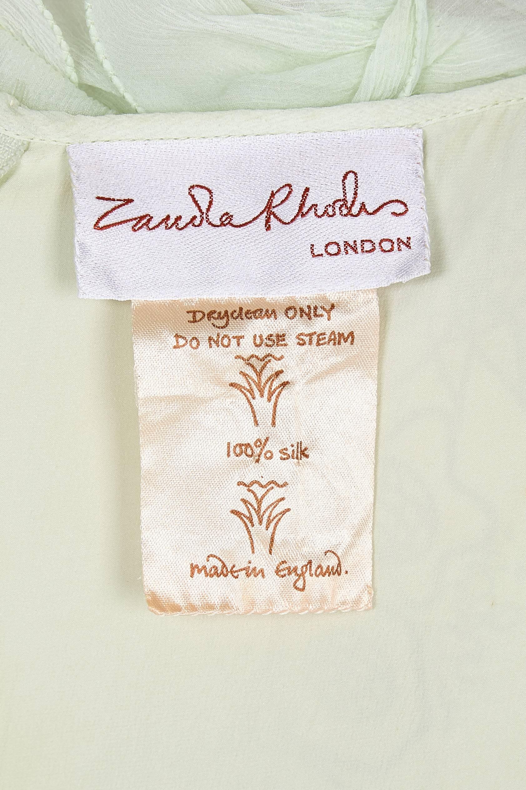 Robe Zandra Rhodes couture vert pâle en mousseline de soie des années 1980 en vente 1