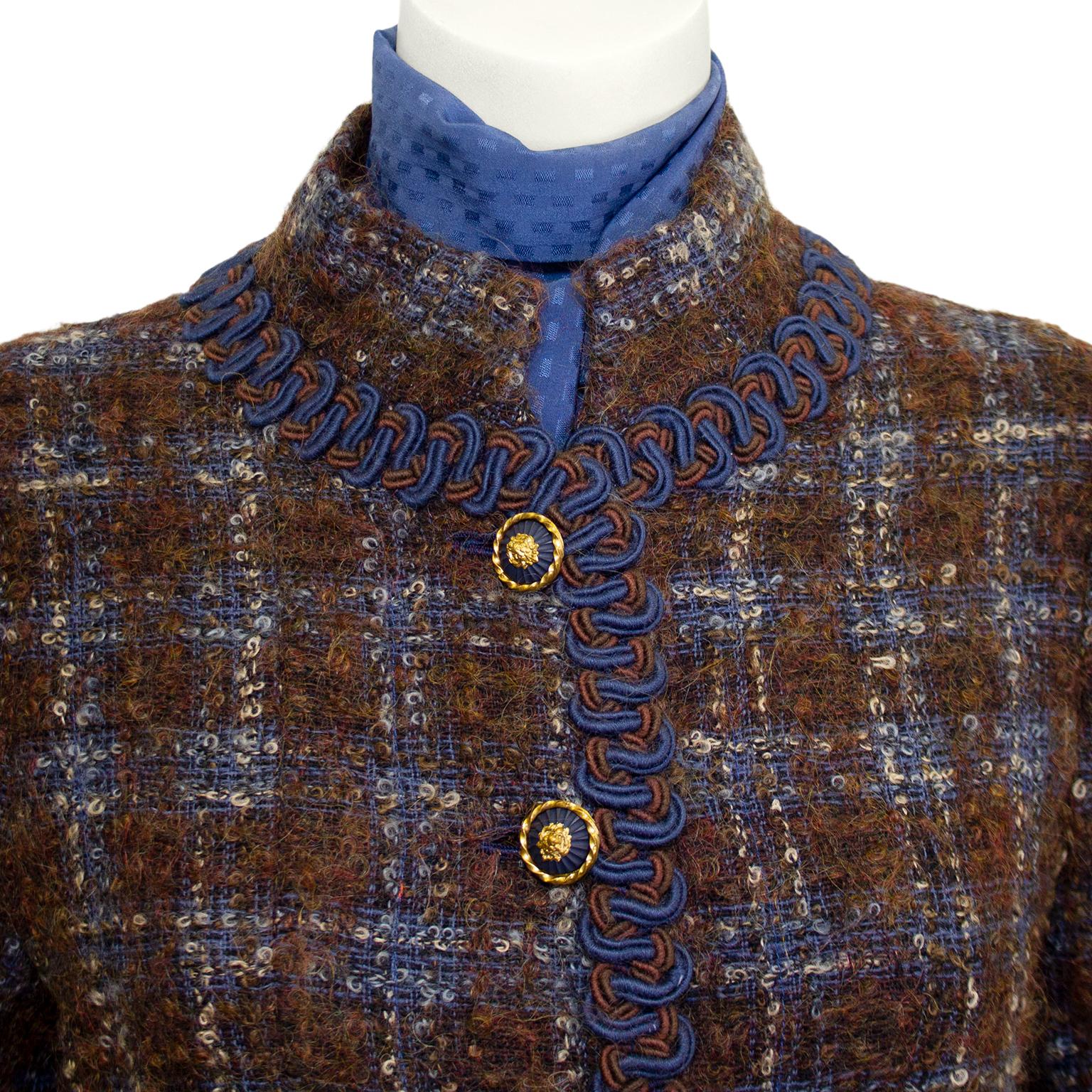 1981 Chanel Haute Couture Blue and Brown Tweed 5 Piece Skirt Suit 3