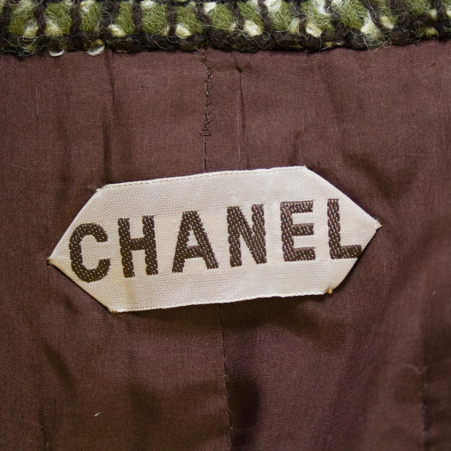 1981 Chanel Haute Couture Green and Brown Tweed 4 Piece Skirt Suit For Sale 8