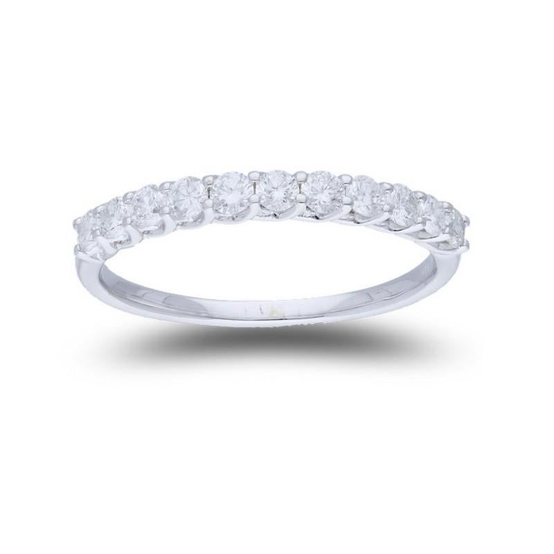 Carat Weight: This elegant 1981 Classic Collection ring features a total carat weight of 0.5 carats, showcasing 11 exquisite diamonds that radiate timeless beauty and grace.

Diamonds: Adorning the ring are 11 meticulously selected diamonds, each