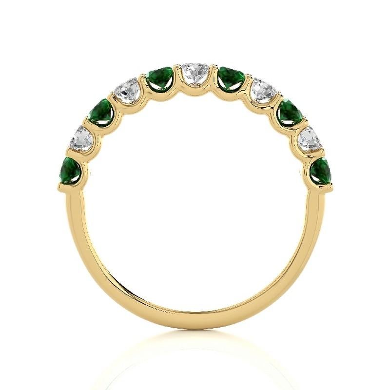 Modern 1981 Classic Ring: 0.33 ct Diamond and 0.5 ct Emerald in 14K Yellow Gold For Sale