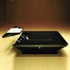 1981 Fabrizio Cocchia, schwarzer glänzender Lack-Couchtisch, Sormani, Italien