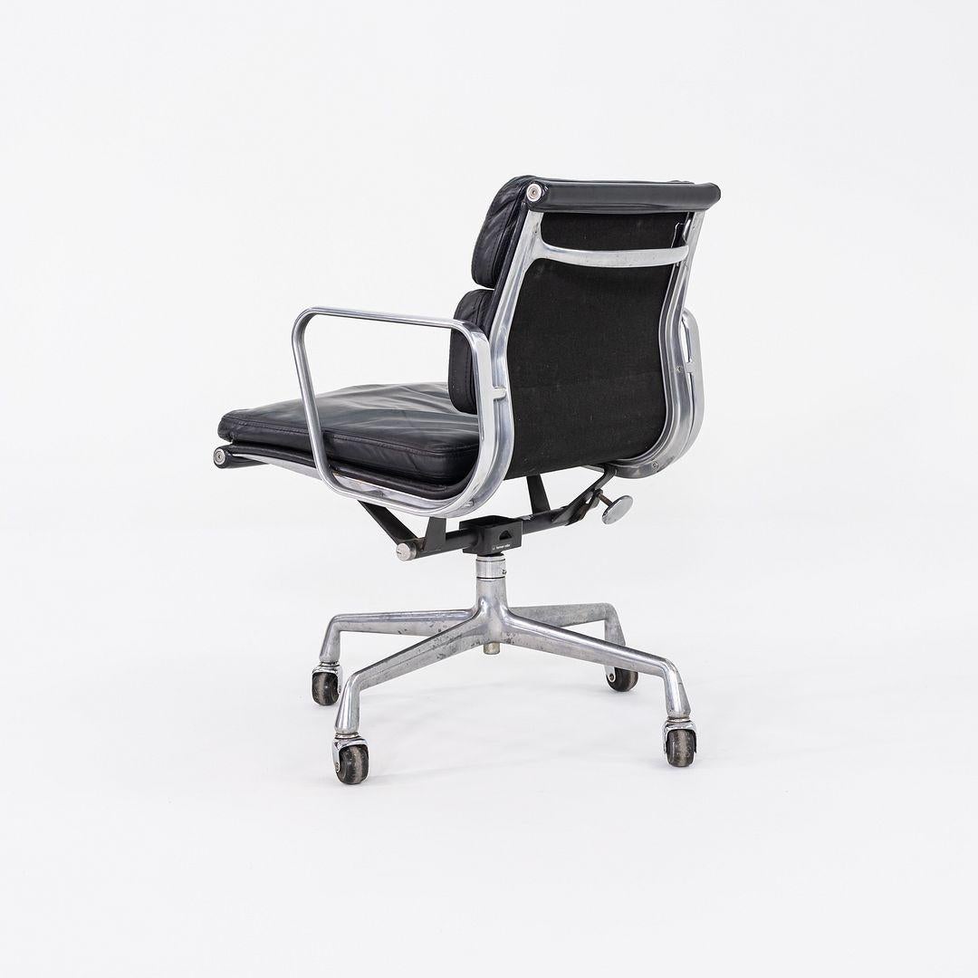 Aluminium Chaise de bureau Eames Soft Pad Management avec dossier en tissu Herman Miller, 1981 en vente