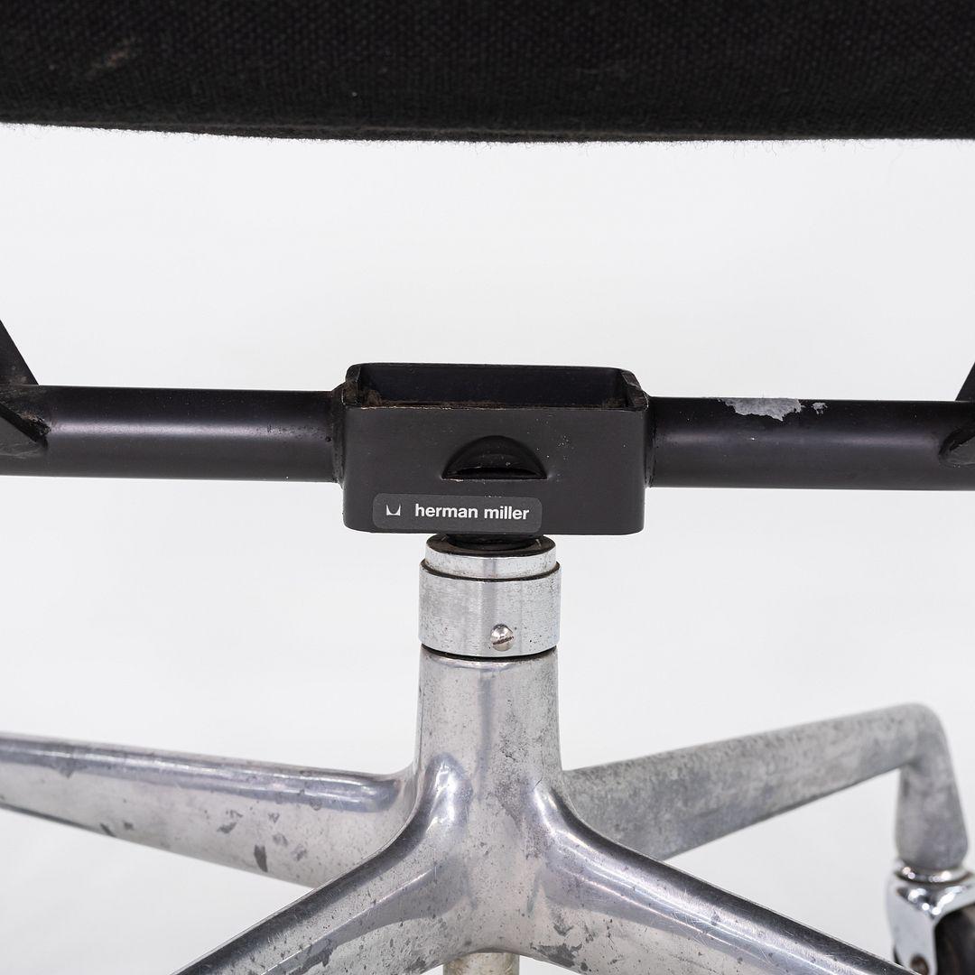 Chaise de bureau Eames Soft Pad Management avec dossier en tissu Herman Miller, 1981 en vente 1