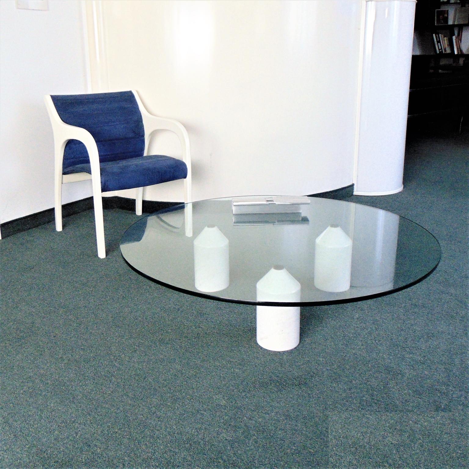 Italian 1981 White Marble Coffee Table with Round Glass Top, Italy For Sale