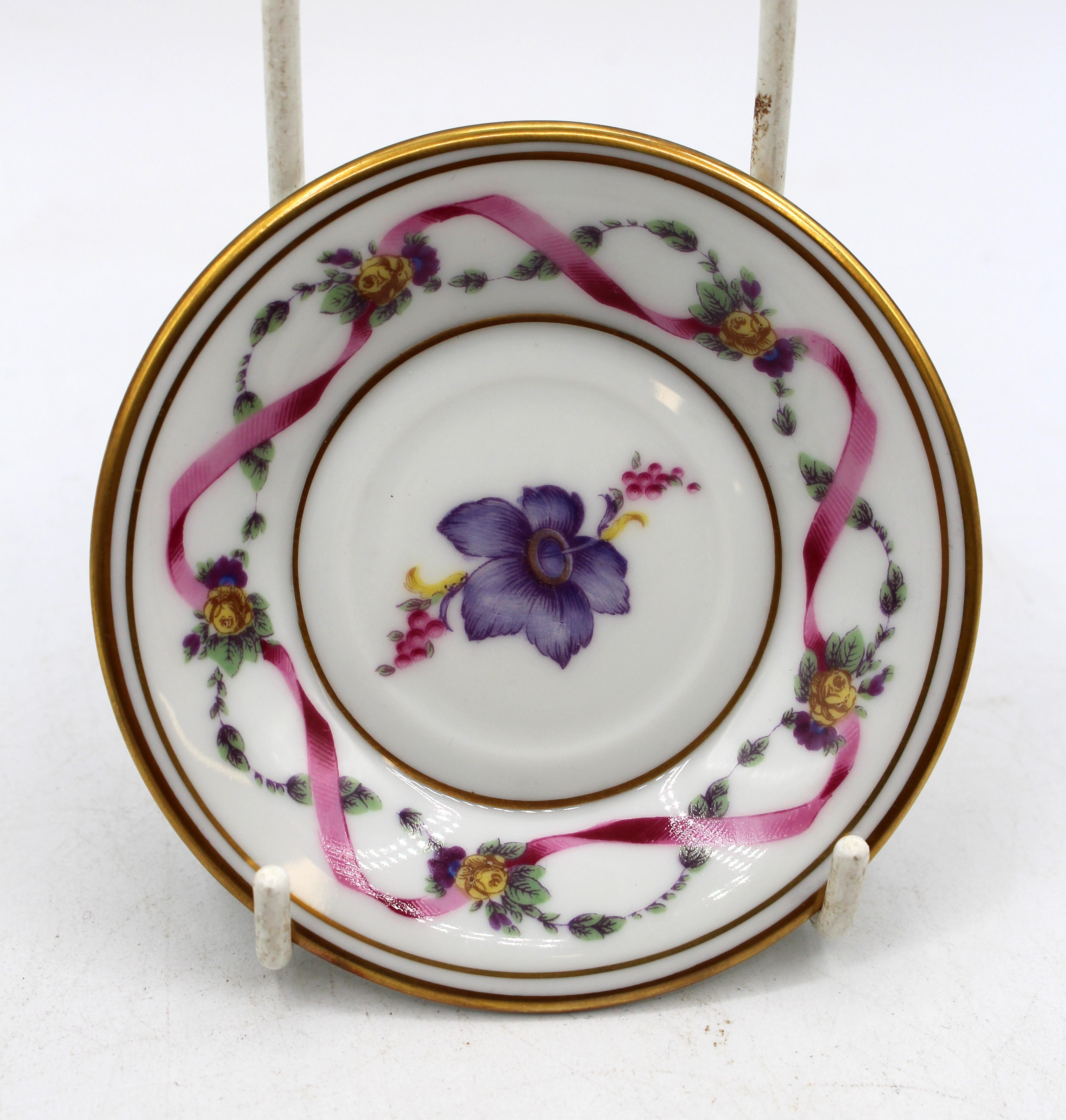 20th Century 1982-2006 Pair of Italian Demitasse Cups & Saucers by Richard Ginori For Sale