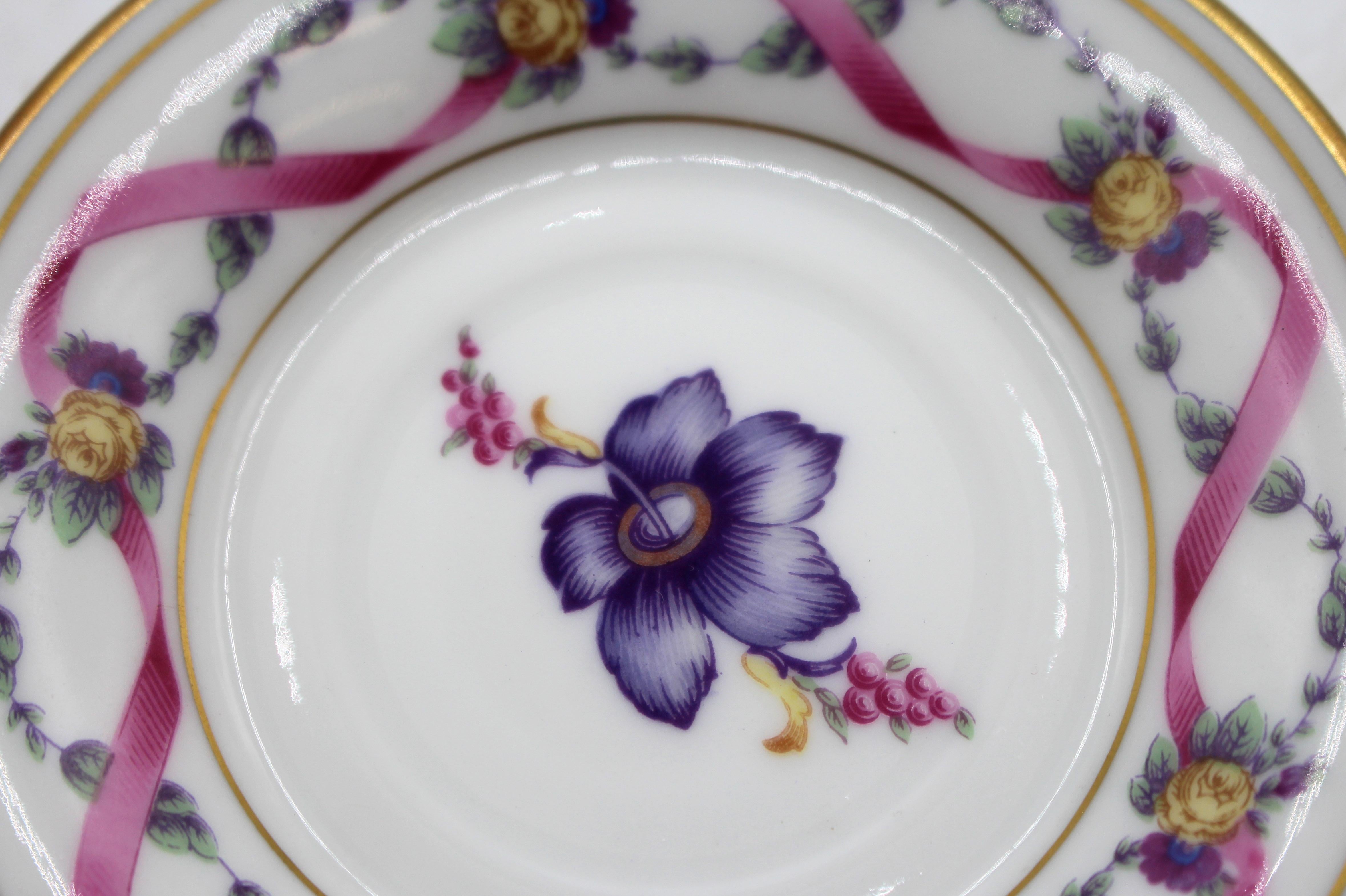 Ceramic 1982-2006 Pair of Italian Demitasse Cups & Saucers by Richard Ginori For Sale