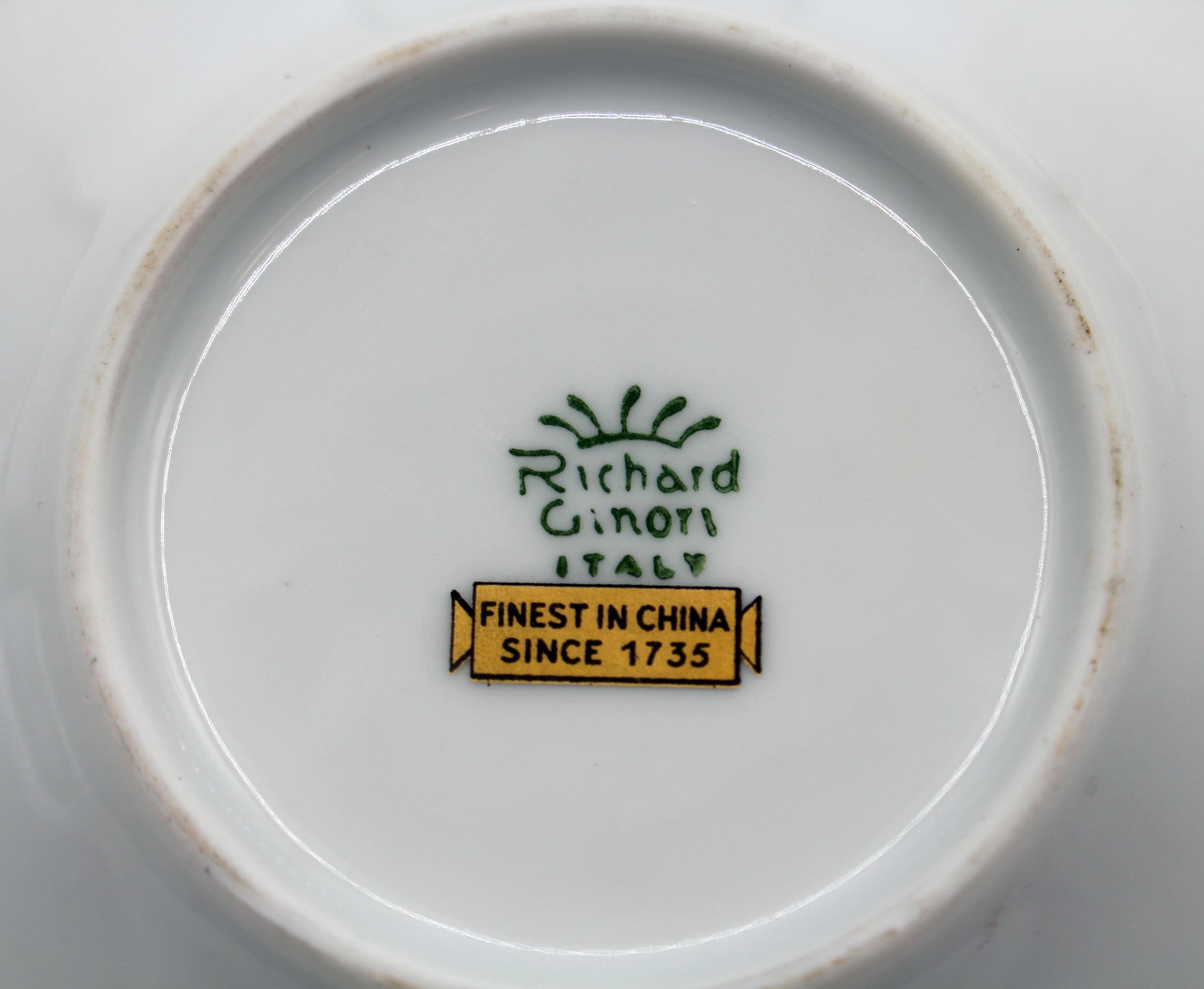 1982-2006 Pair of Italian Demitasse Cups & Saucers by Richard Ginori For Sale 2