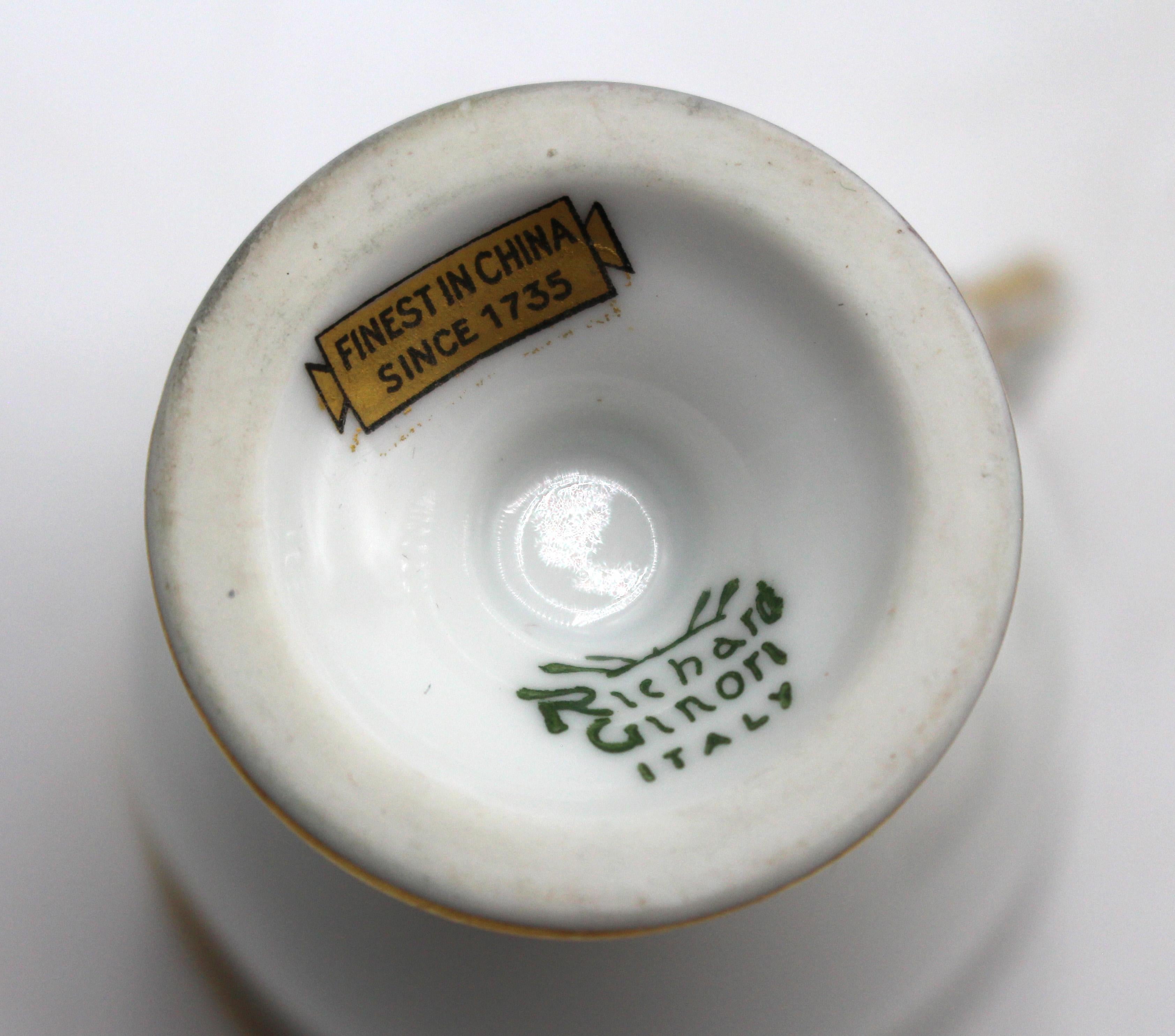 1982-2006 Pair of Italian Demitasse Cups & Saucers by Richard Ginori For Sale 3