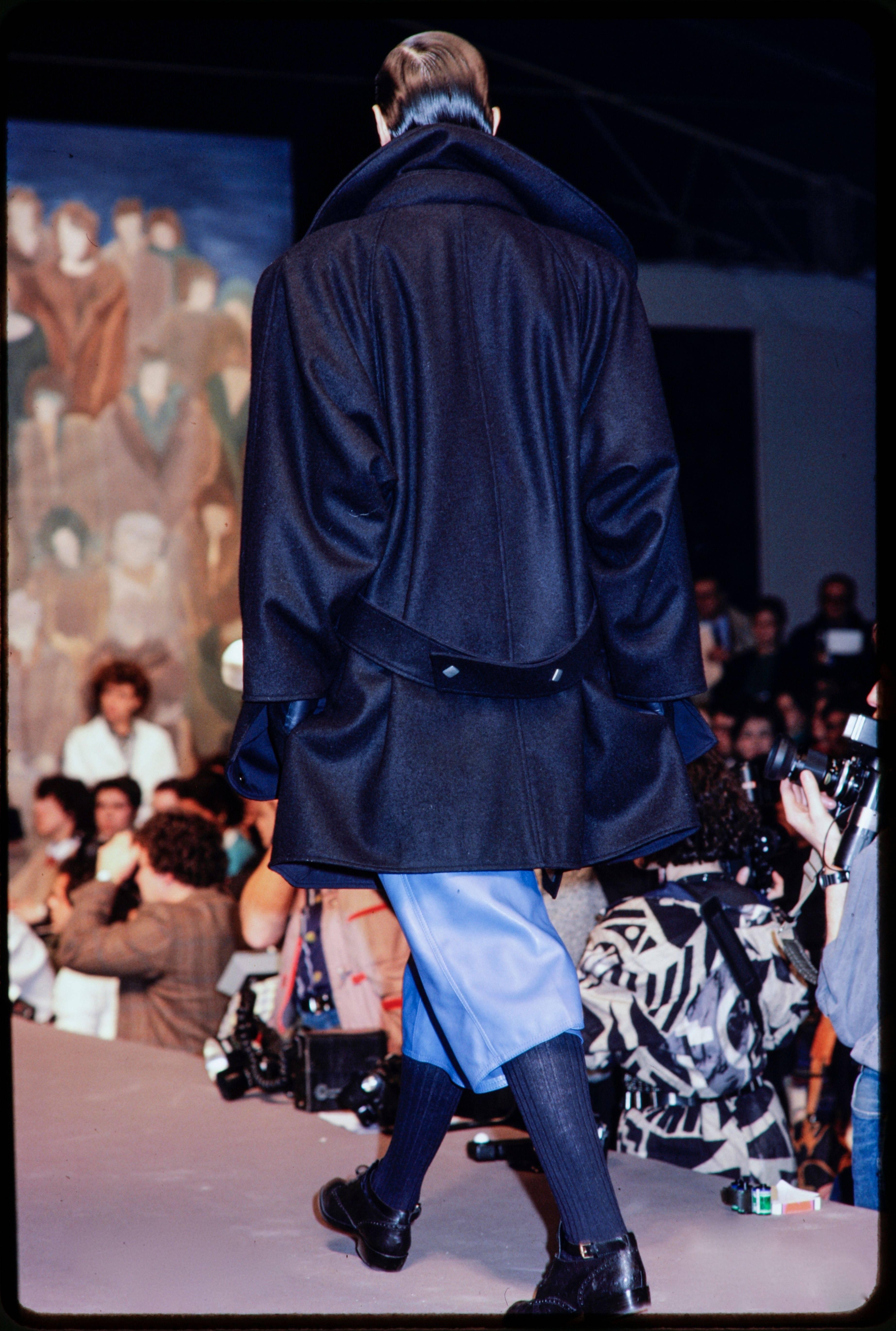 Women's or Men's 1982 ANNE MARIE BERETTA dark navy oversized wool coat with metal snaps