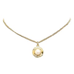 1982 Chanel collana corta d'oro