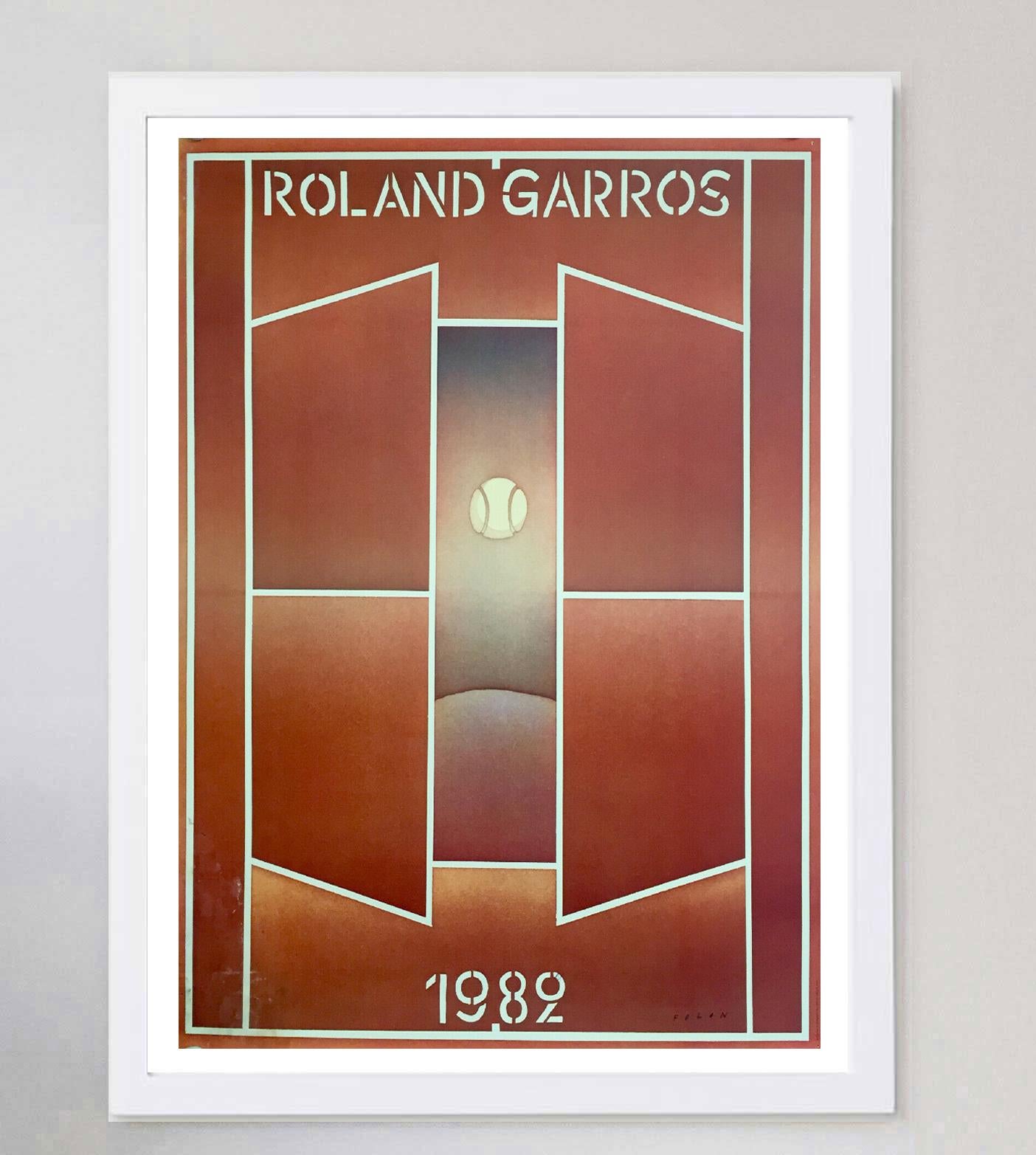 Affiche rétro originale de l'Open Roland Garros, 1982 Bon état - En vente à Winchester, GB
