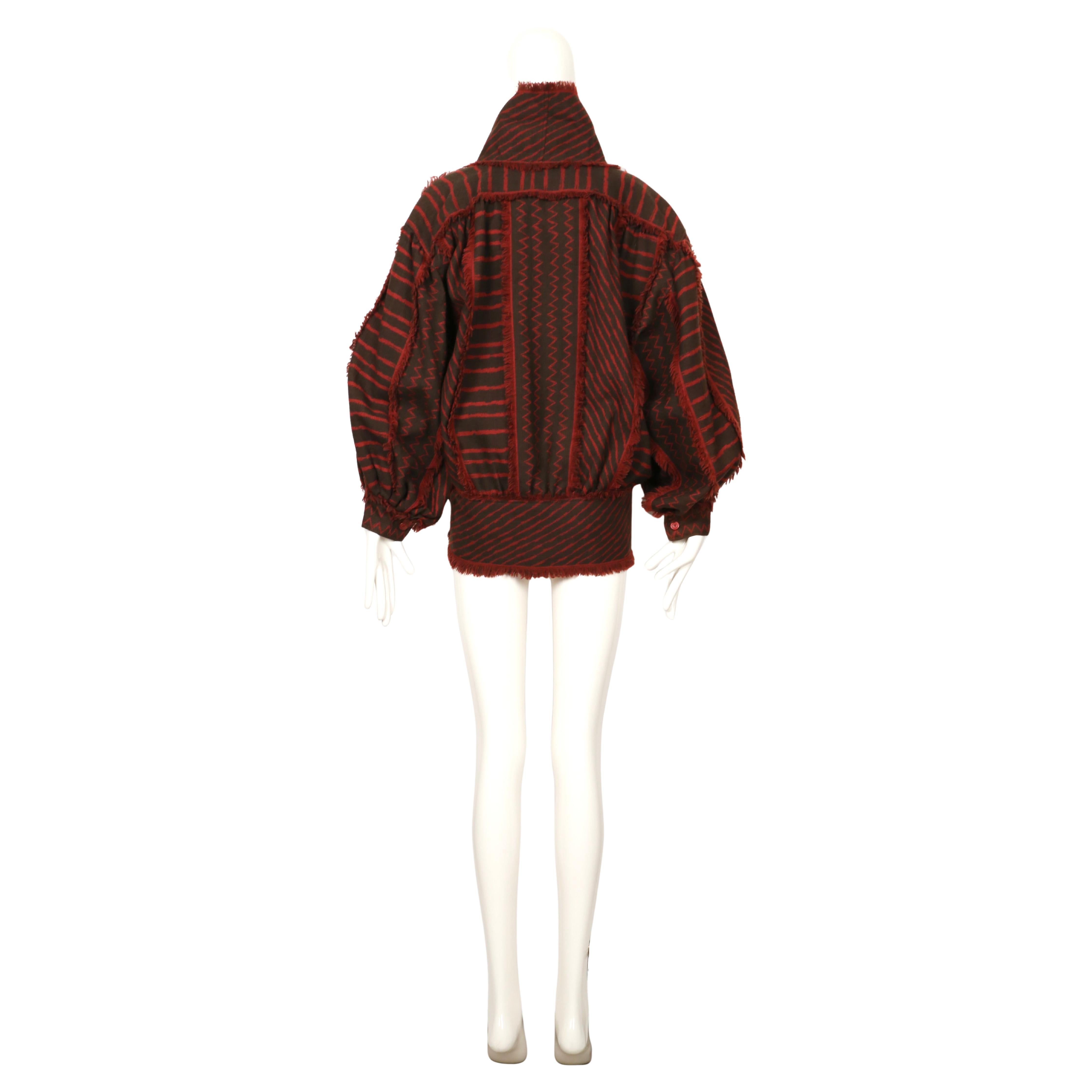1982 ISSEY MIYAKE top RUNWAY in stile samurai africano in tela di fango intrecciata in vendita 5