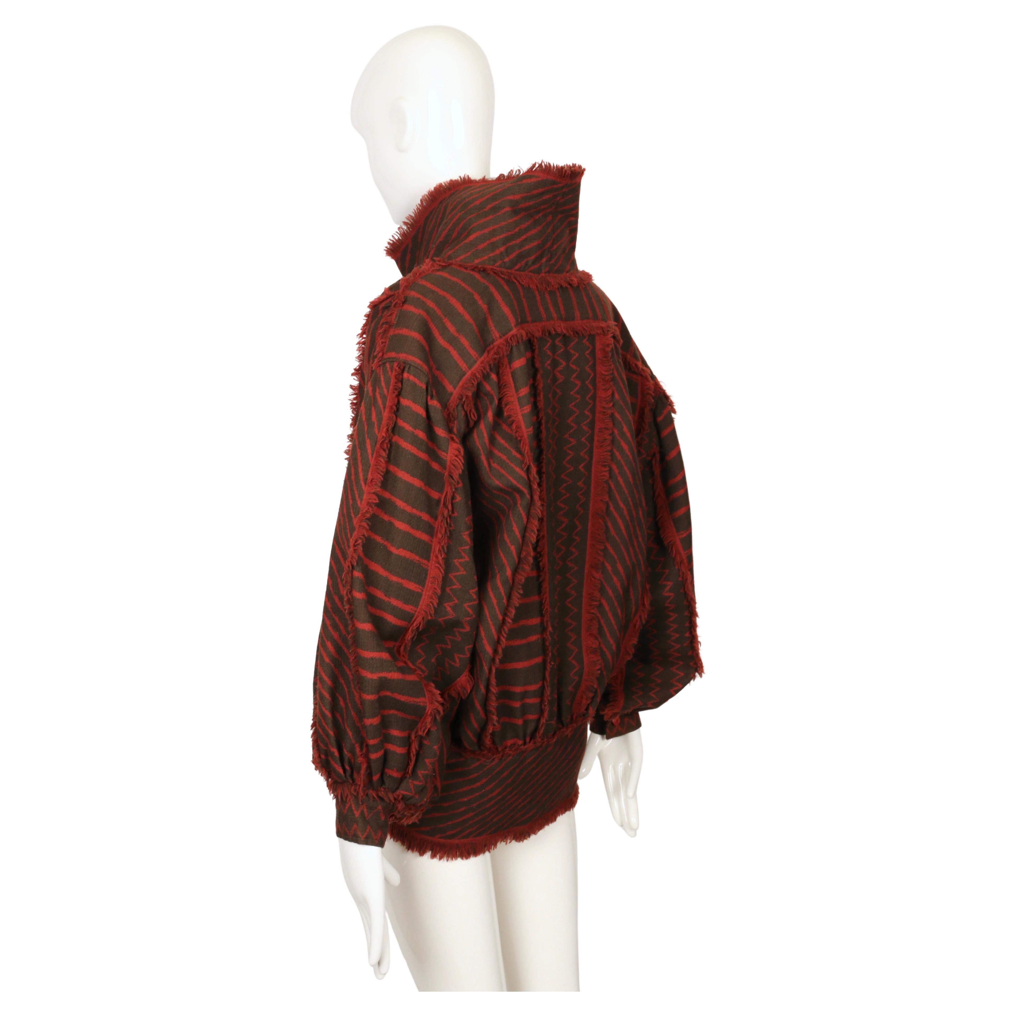 1982 ISSEY MIYAKE top RUNWAY in stile samurai africano in tela di fango intrecciata in vendita 4