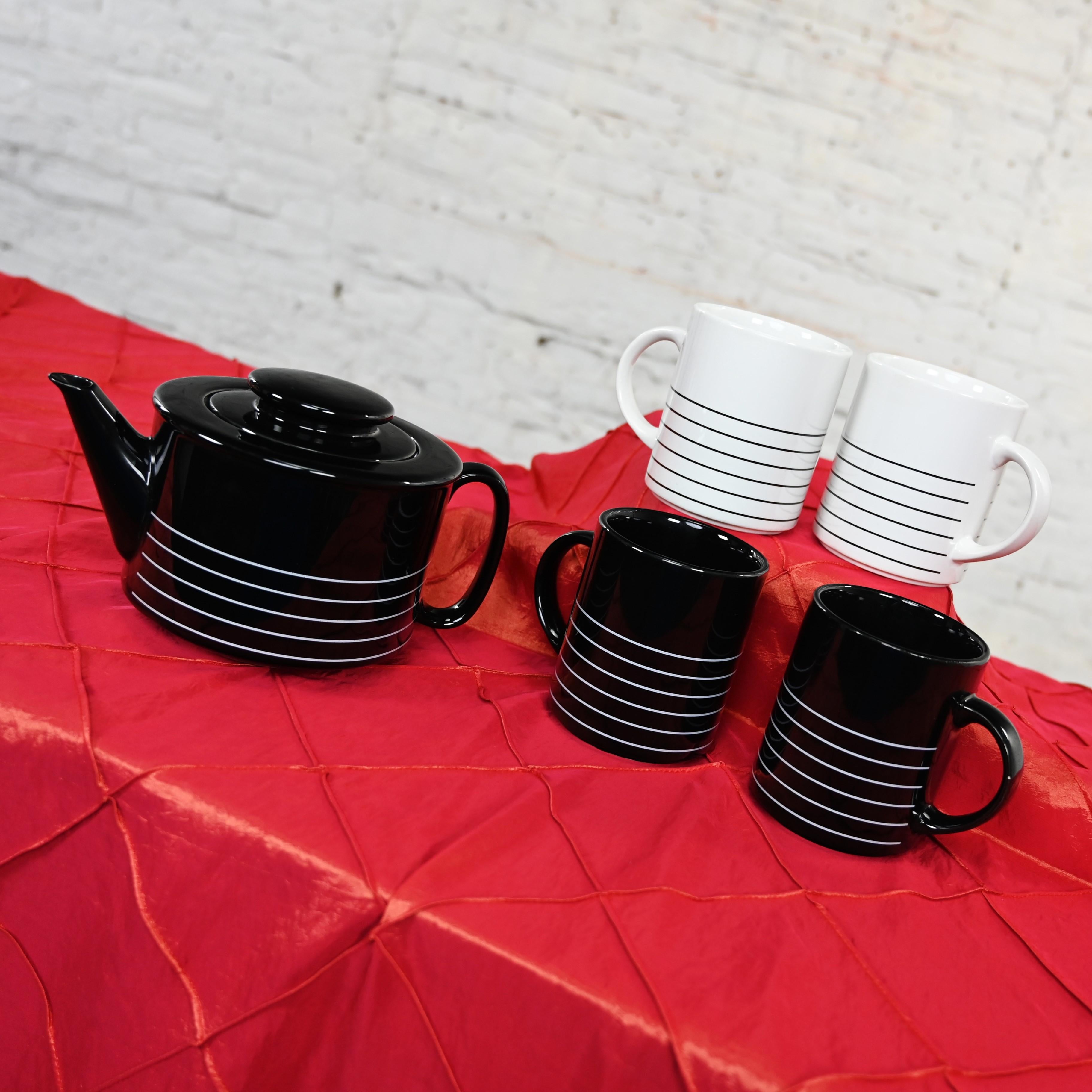 1982 Modern Copco Black & White Glazed Ceramic Teapot & 4 Mugs by Sam Lebowitz  For Sale 4