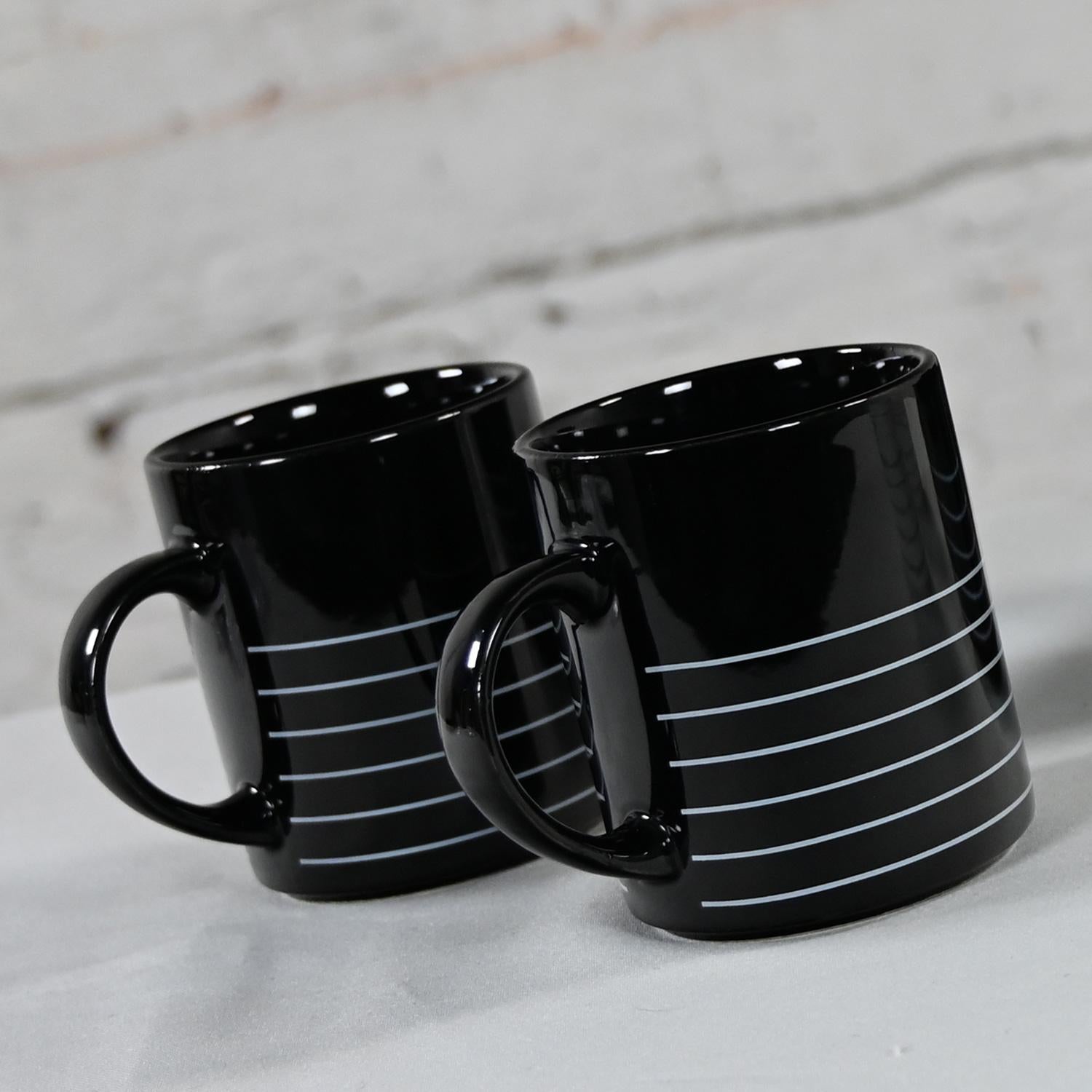 1982 Modern Copco Black & White Glazed Ceramic Teapot & 4 Mugs by Sam Lebowitz  For Sale 7