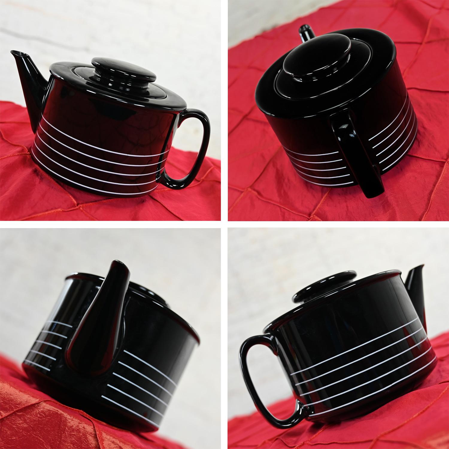 1982 Modern Copco Black & White Glazed Ceramic Teapot & 4 Mugs by Sam Lebowitz  For Sale 11