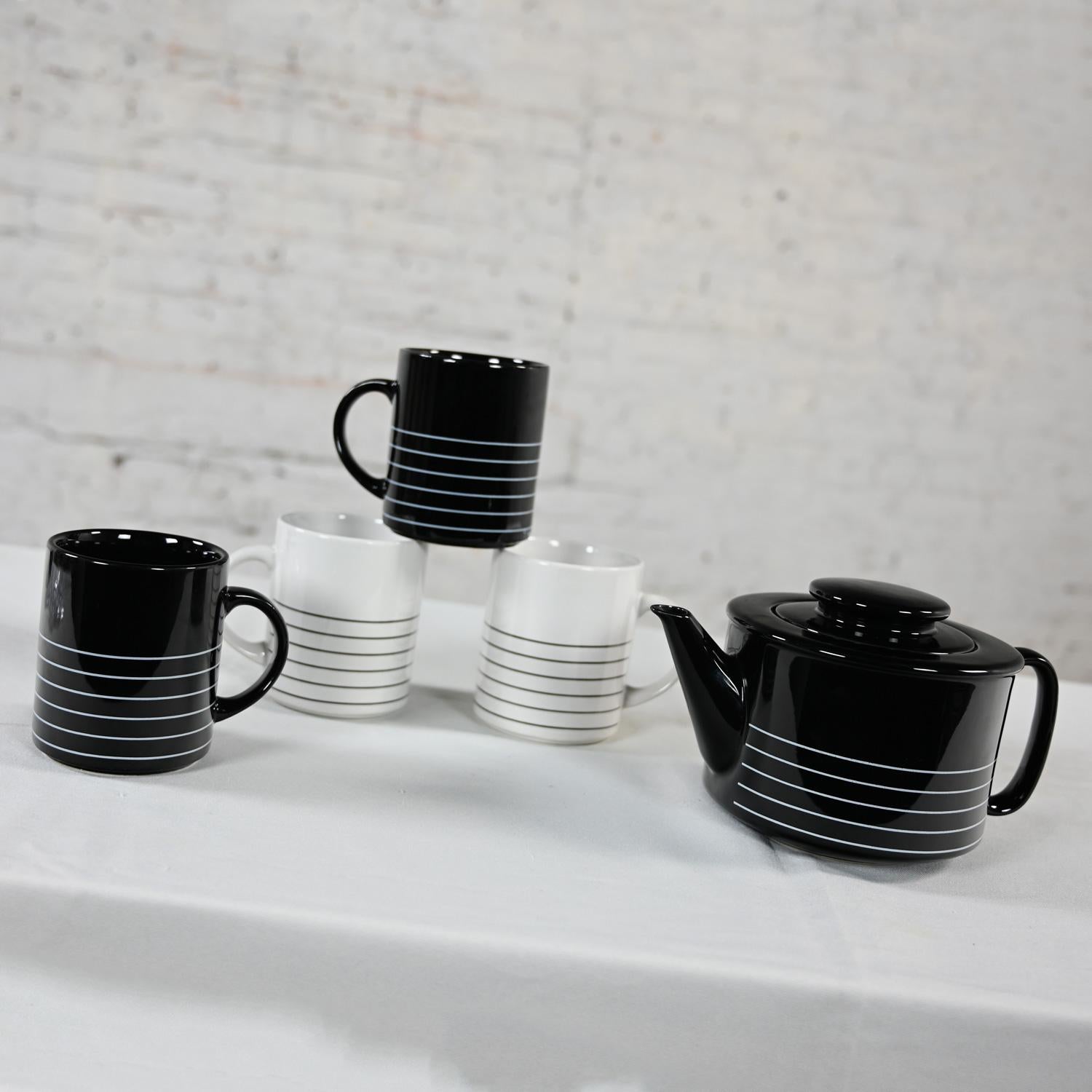1982 Modern Copco Black & White Glazed Ceramic Teapot & 4 Mugs by Sam Lebowitz  For Sale 13