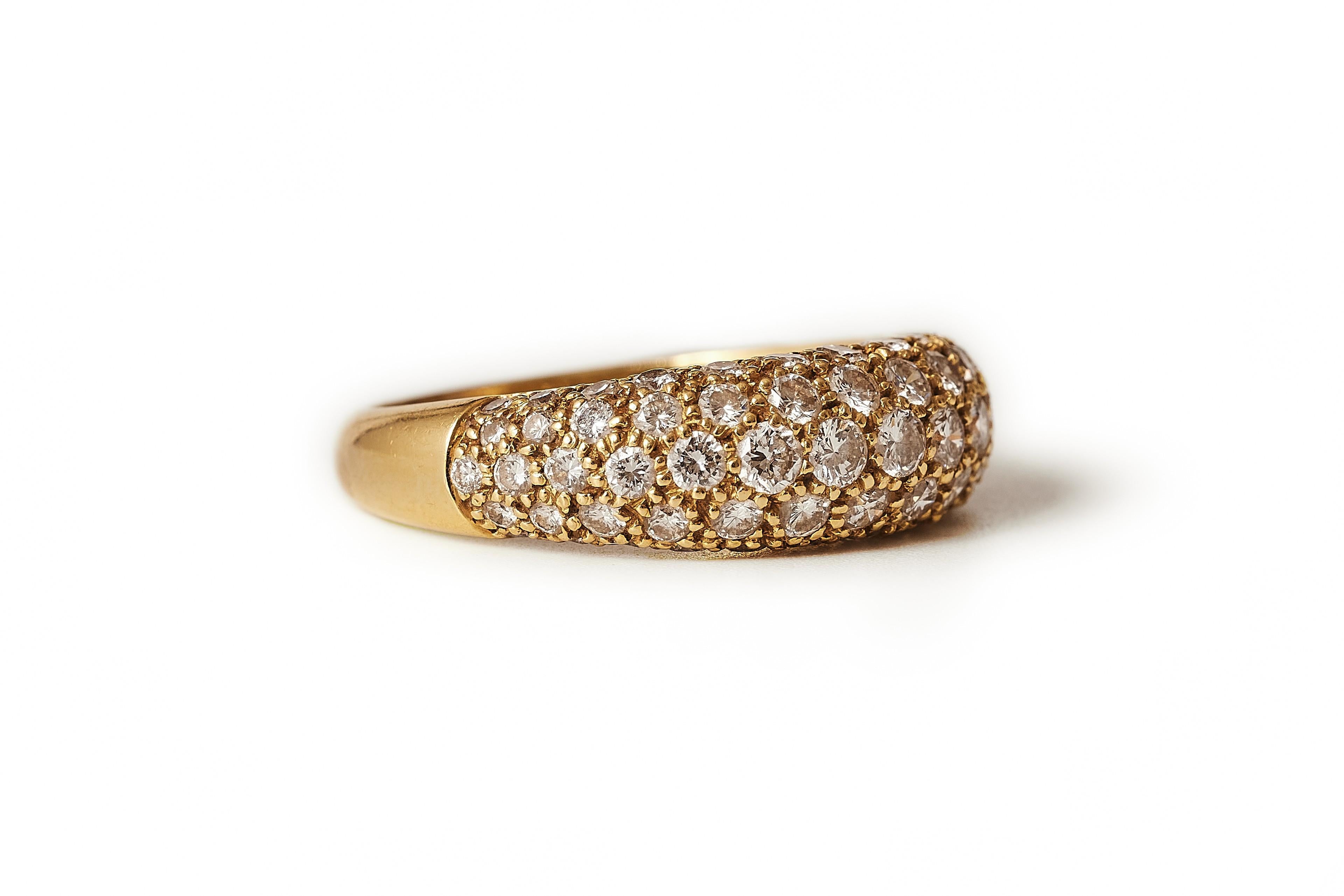 1982 Van Cleef & Arpels 0.8ct pavé diamond 18k yellow gold band dome ring For Sale 6