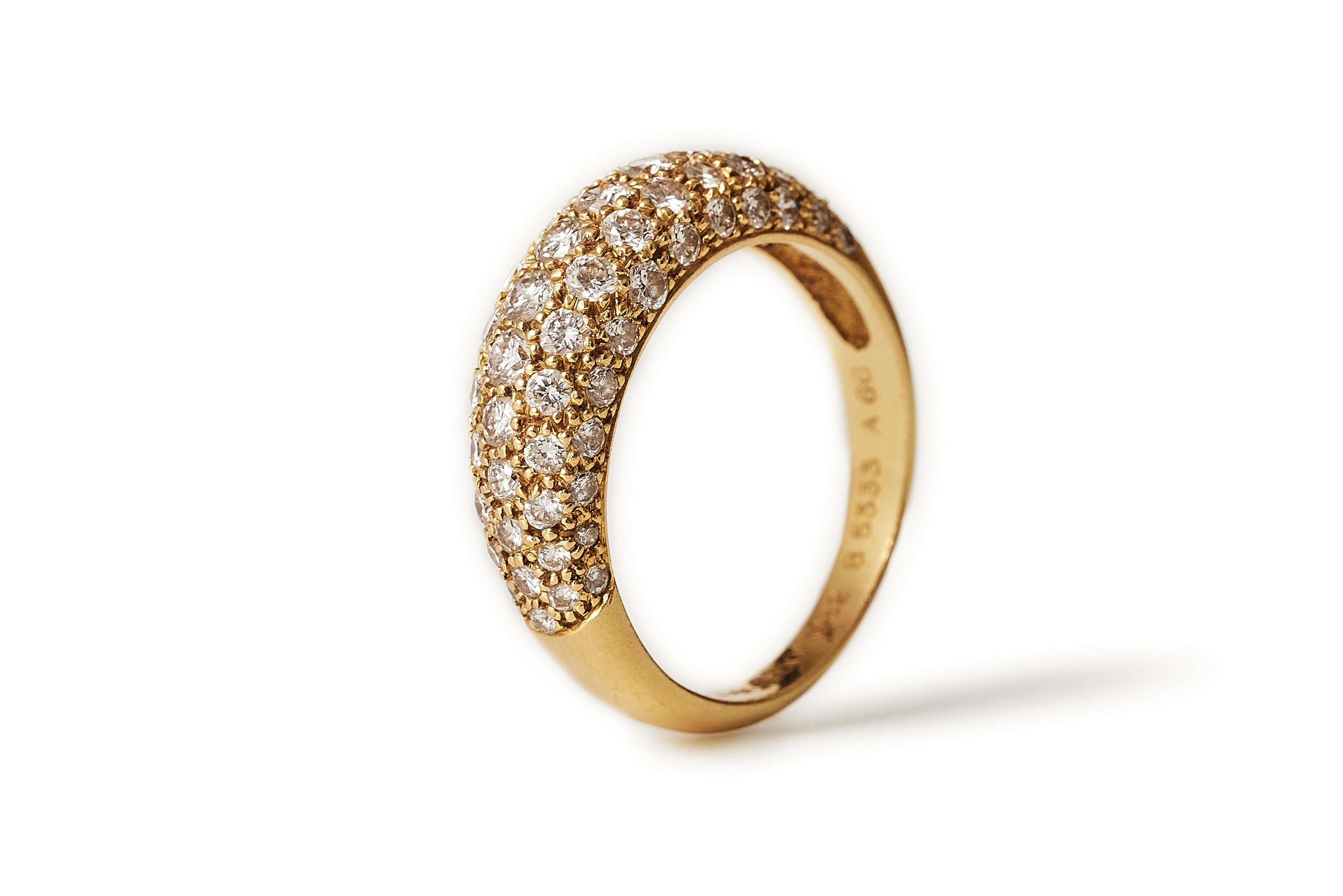 1982 Van Cleef & Arpels 0.8ct pavé diamond 18k yellow gold band dome ring For Sale 7