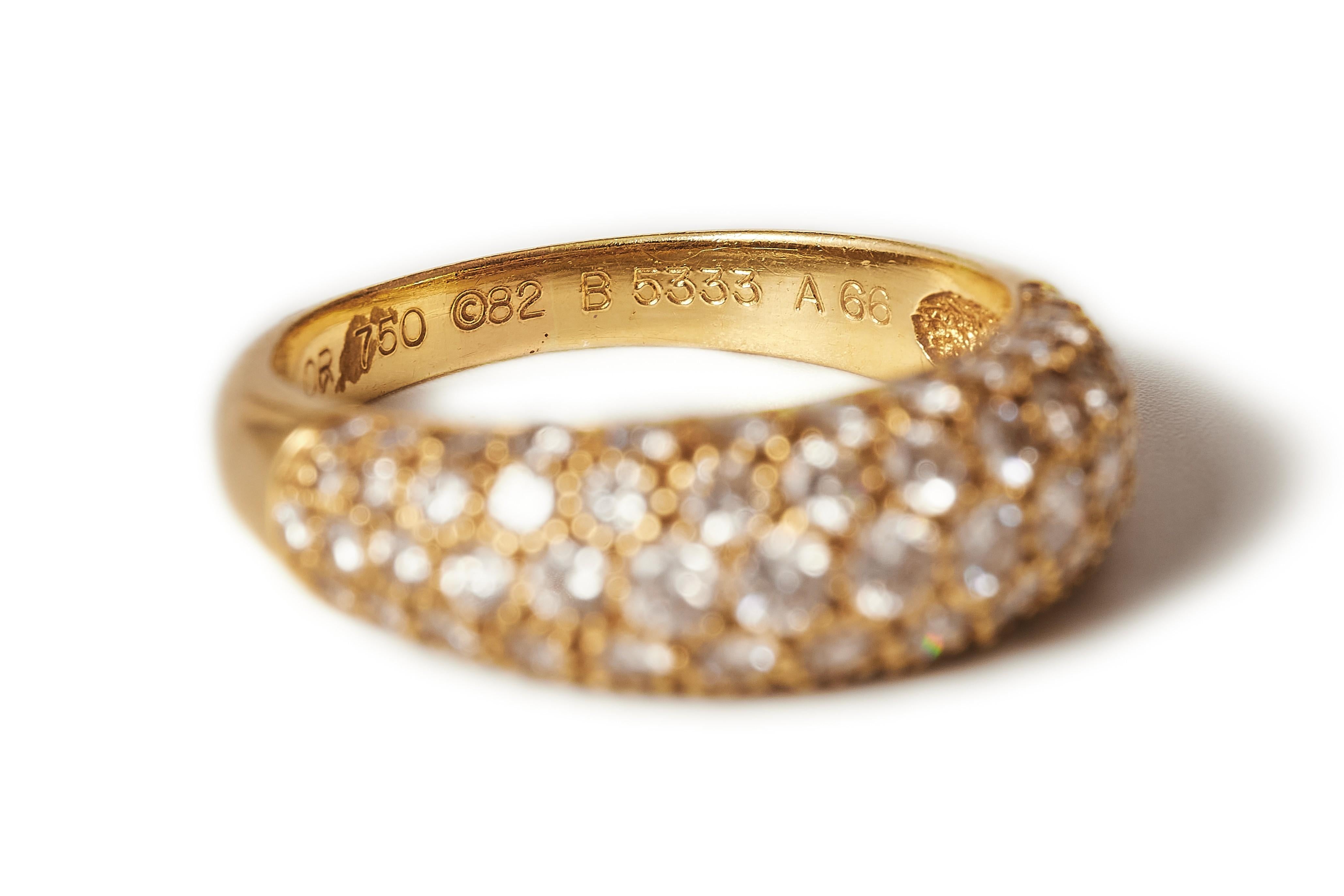 1982 Van Cleef & Arpels 0.8ct pavé diamond 18k yellow gold band dome ring For Sale 8