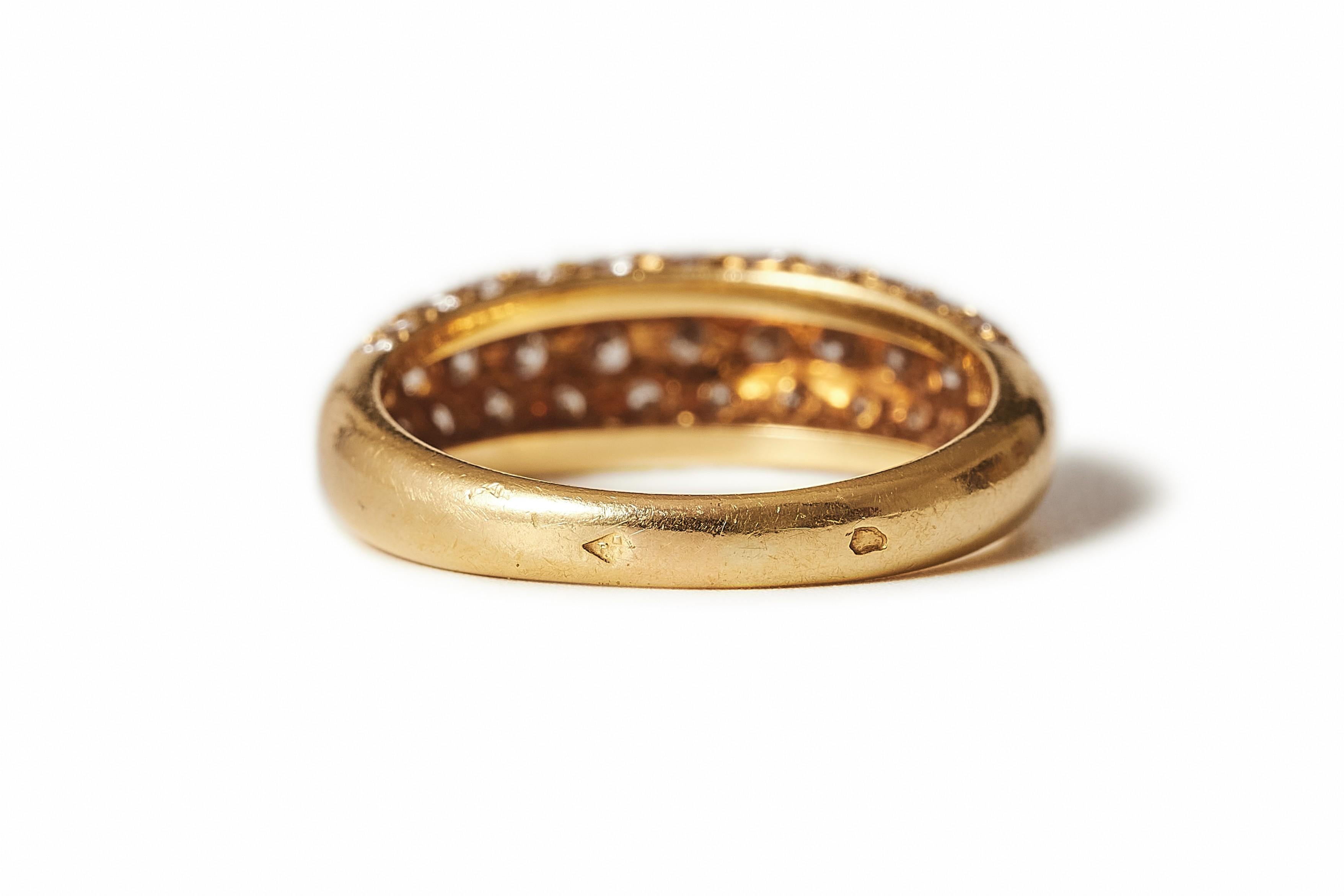 1982 Van Cleef & Arpels 0.8ct pavé diamond 18k yellow gold band dome ring For Sale 4