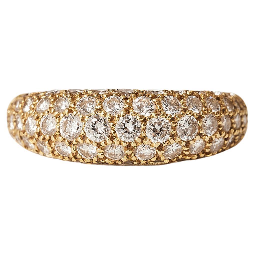 1982 Van Cleef & Arpels 0.8ct pavé diamond 18k yellow gold band dome ring For Sale