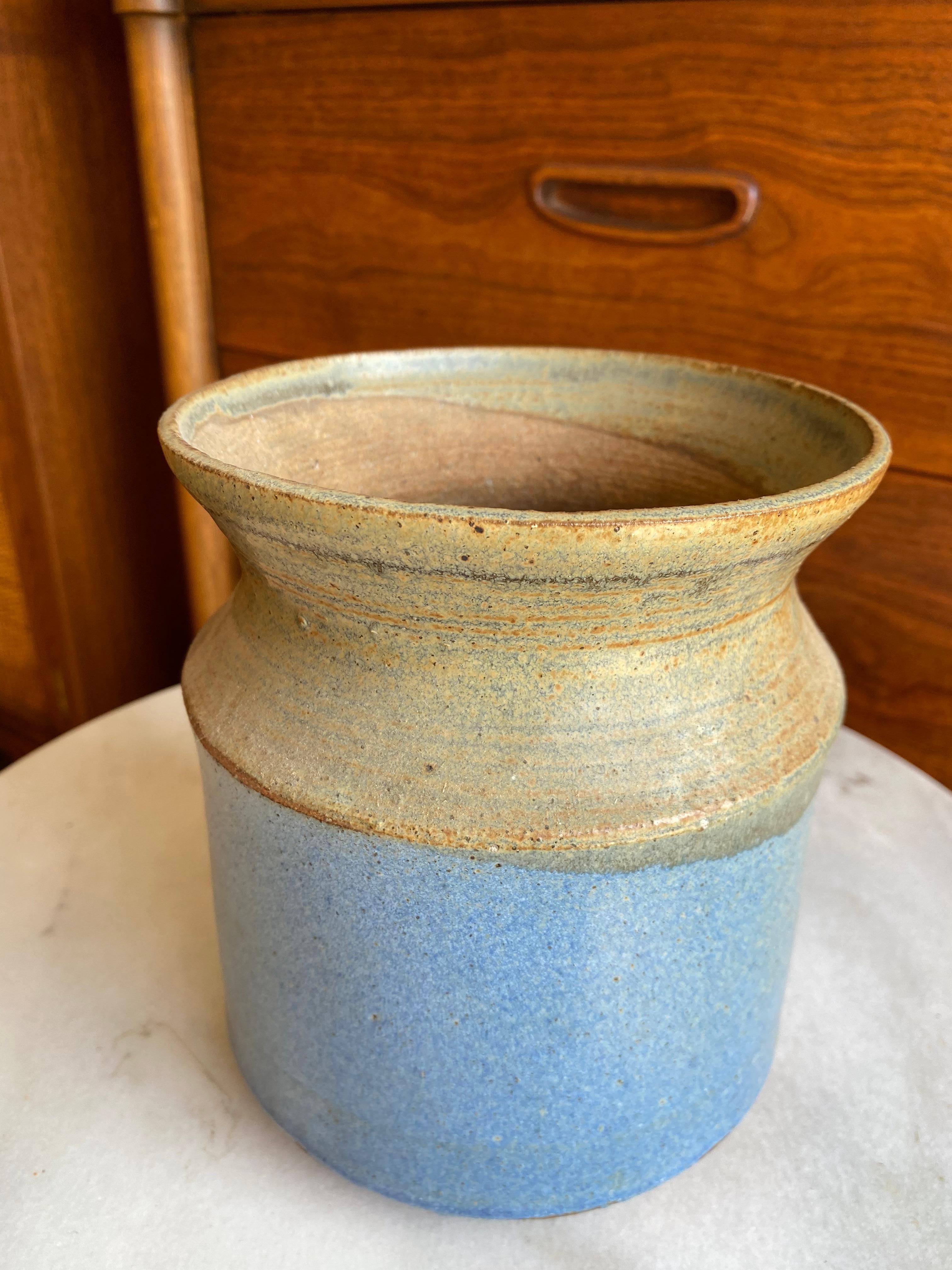 1982 Vintage Clay Pottery Vase Signed by Carlson and Dated In Excellent Condition In Spring Valley, CA