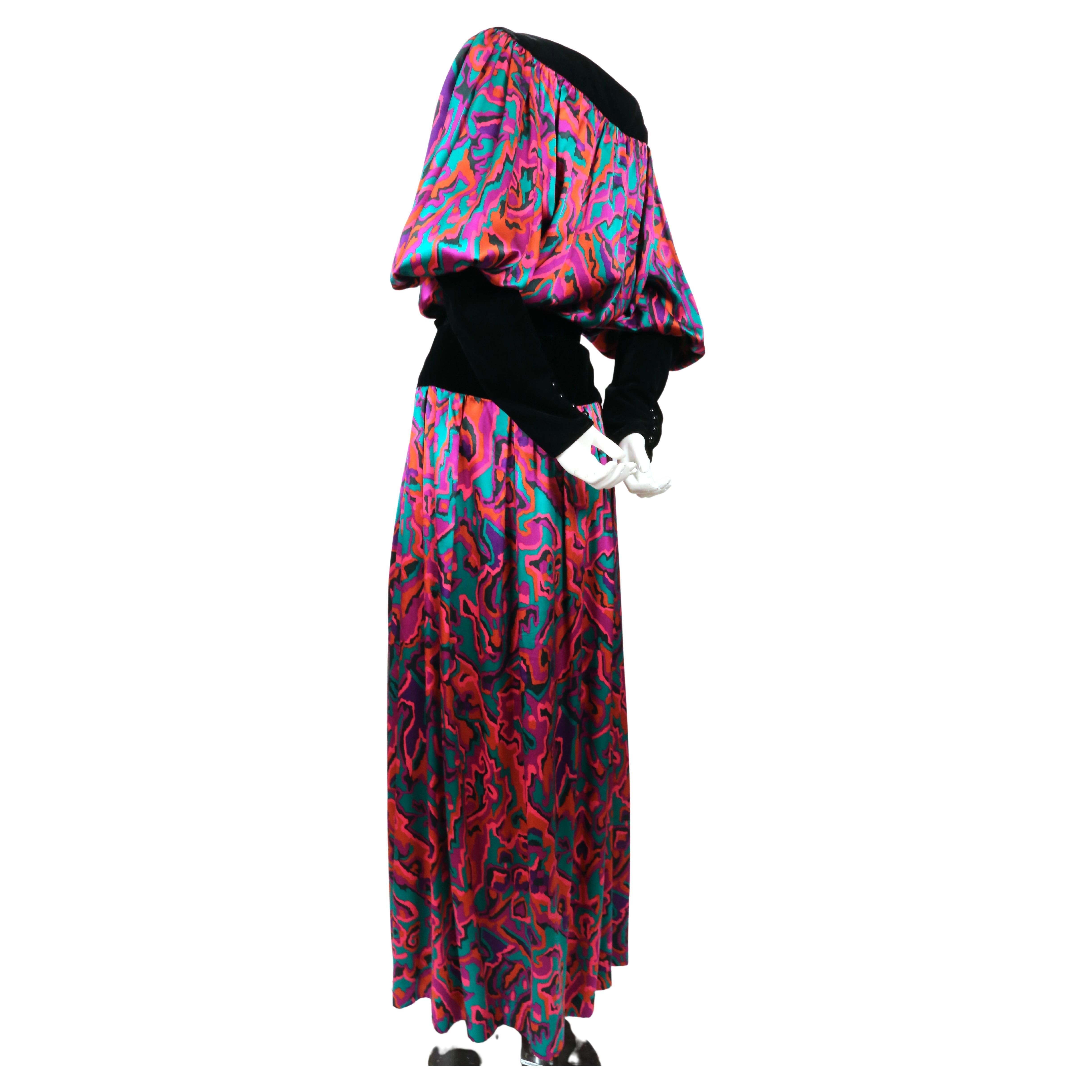 1982 Yves Saint Laurent top e gonna RUNWAY in seta stampata astratta in vendita 1